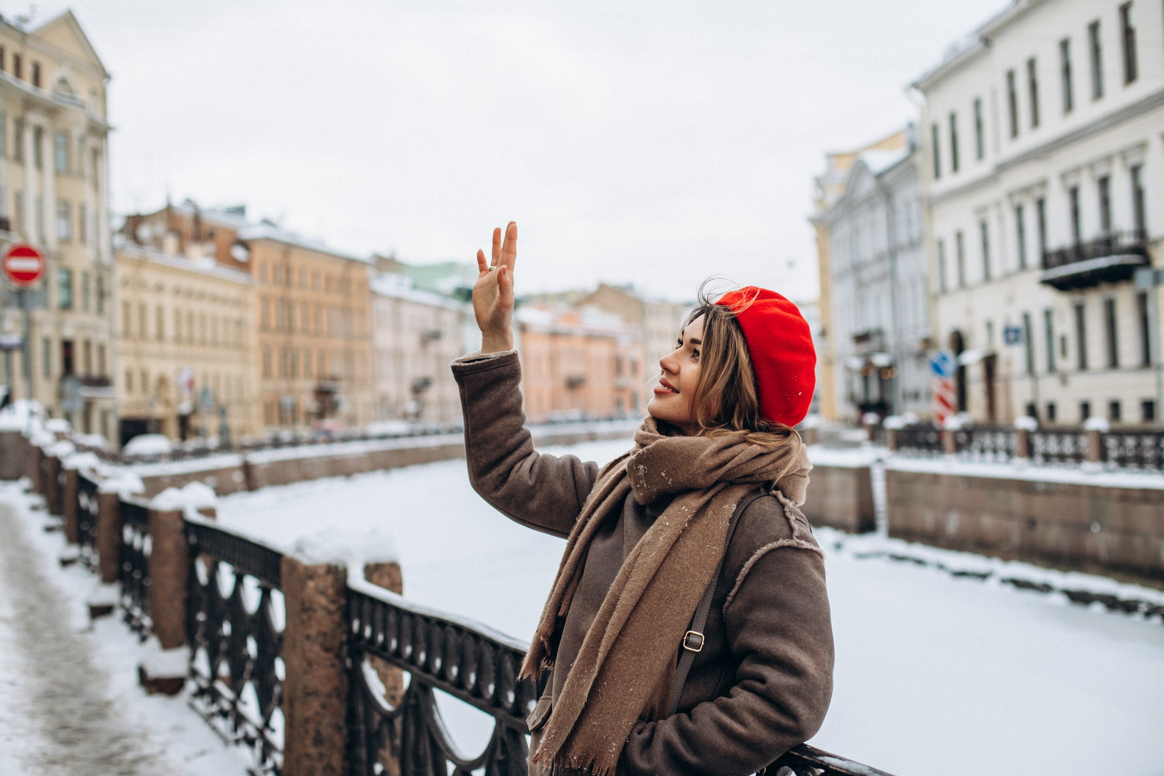 Анастасия в феврале. Фотопрогулка в Петербурге. Индивидуальный и семейный фотограф в Санкт-Петербурге