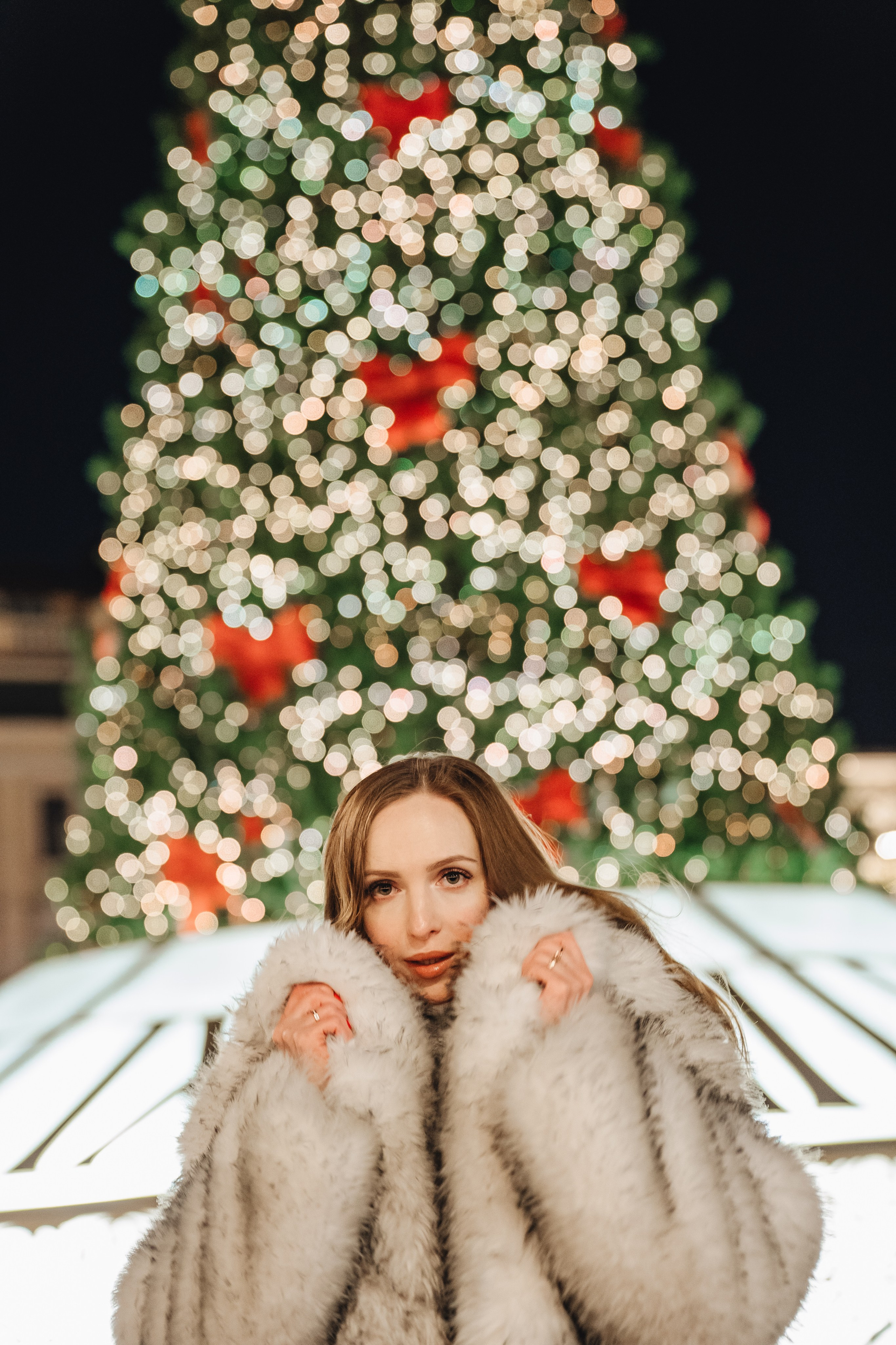 ПРОГУЛКА НА МАНЕЖНОЙ ПЛОЩАДИ ДЛЯ ДЕВУШКИ ПЕРЕД НОВЫМ ГОДОМ (НОВОГОДНЯЯ ФОТОСЕССИИЯ НА МАНЕЖНОЙ ПЛОЩАДИ). Профессиональный фотограф, Санкт-Петербург — Виктория Богомолова