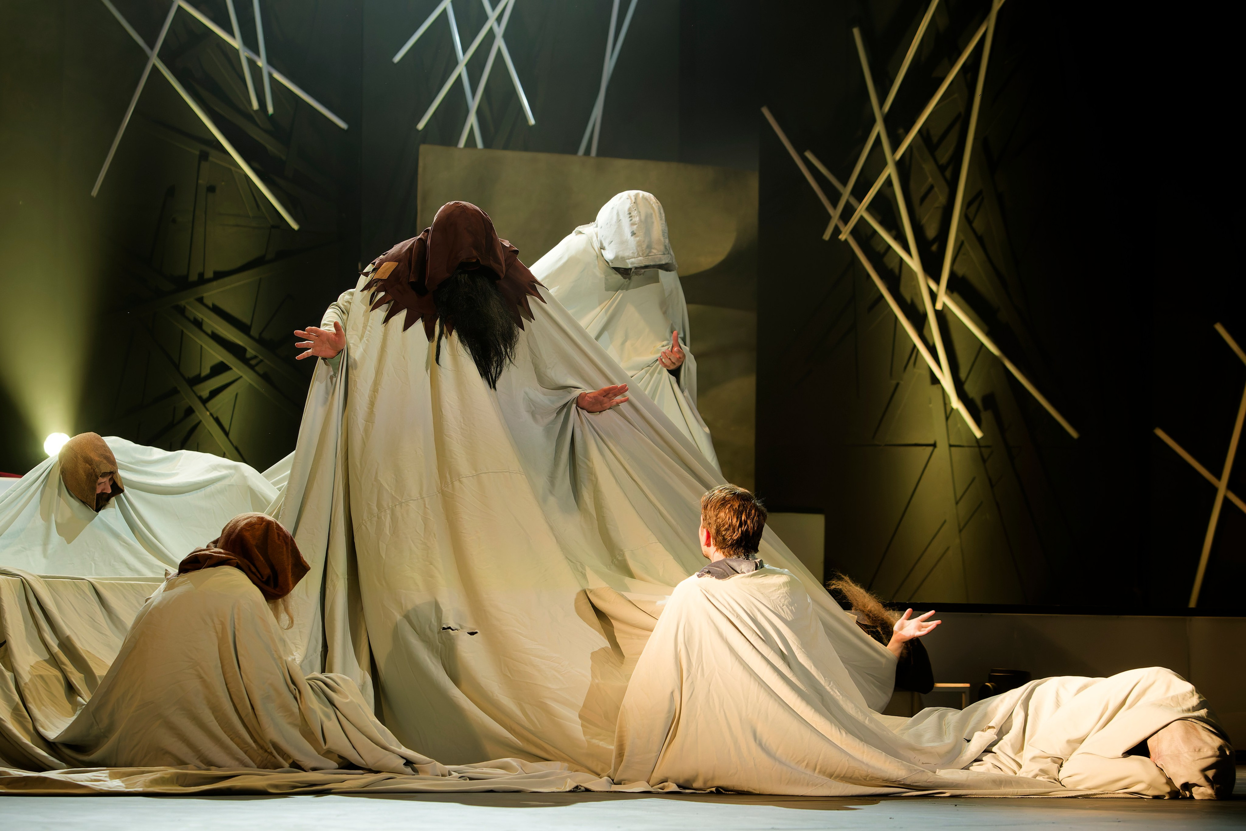 Спектакль «Любовь к трем апельсинам». Кутузов Евгений Фотограф в Южно-Сахалинске