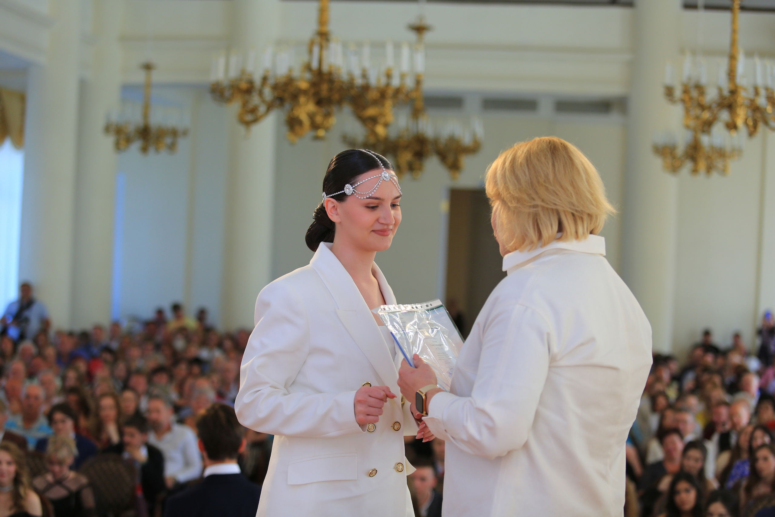 Вручение аттестатов 11 гимназия. Школьный фотограф в Туле Светлана Привезенцева