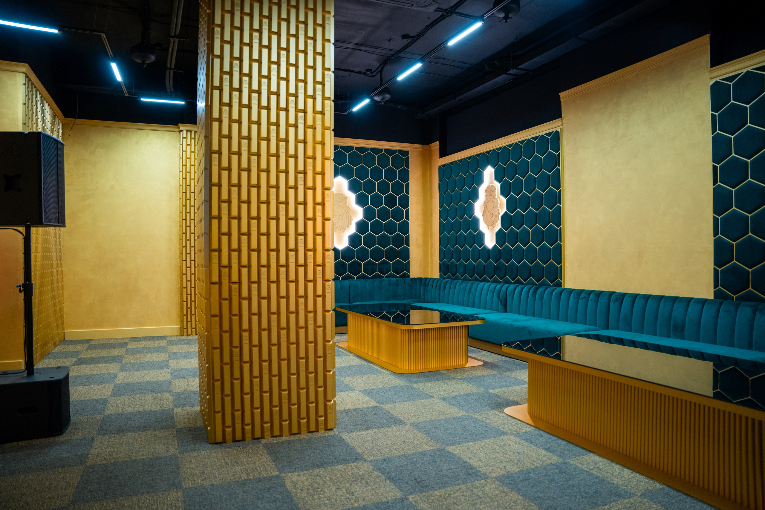 Фотосъемка интерьера стриптиз-клуба Hefner — элитный клуб Краснодара. Интерьерная фотосъемка клуба Hefner в Краснодаре — профессионально. Шедевры для Вас! Фотограф и Видеограф в Краснодаре Пахиев Руслан