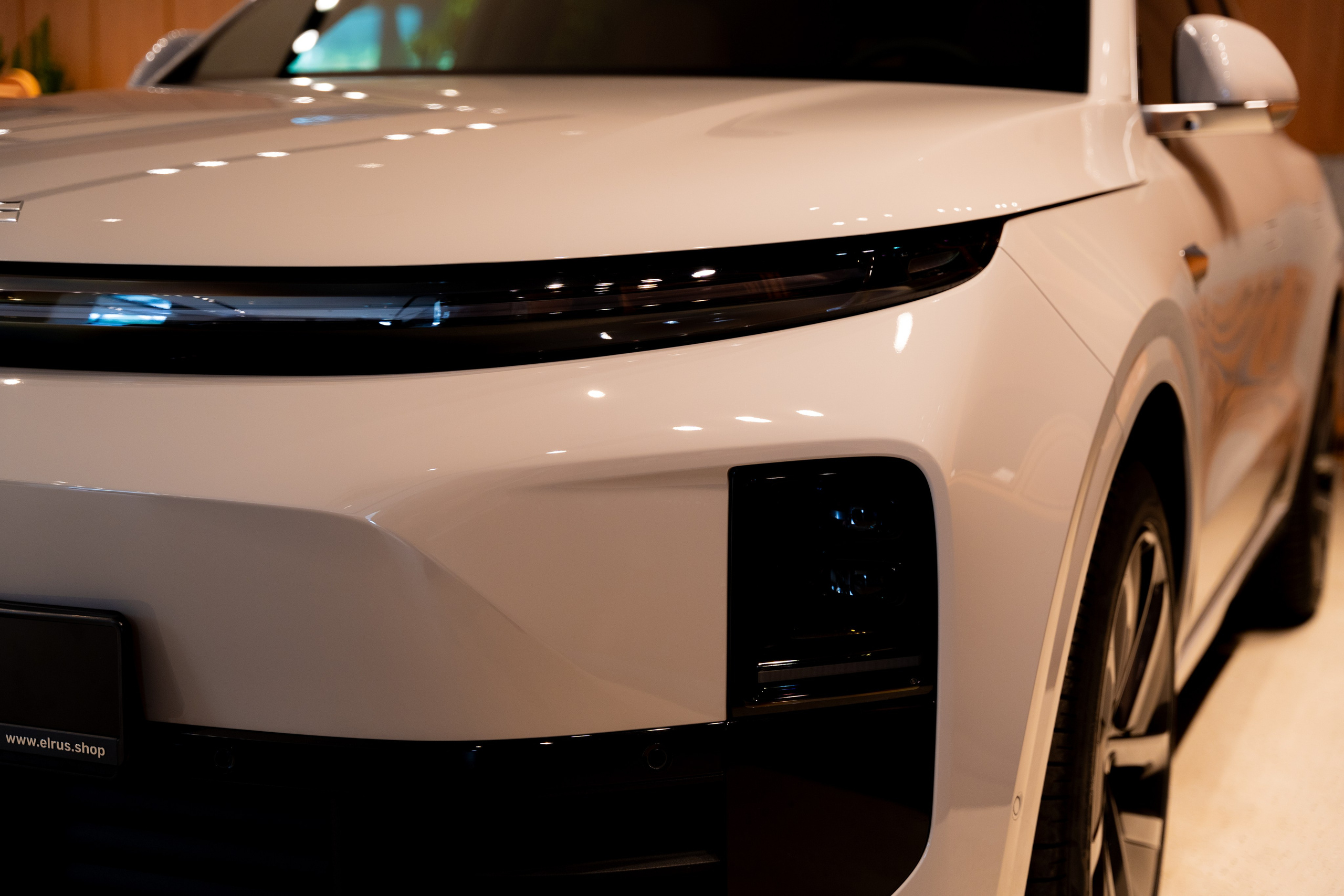 Интерьерная фотосъемка автосалона Elrus в Краснодаре. Zeekr, LiXiang Профессиональная фотосъемка интерьера премиум-автосалона в Краснодаре. Шедевры для Вас! Фотограф и Видеограф в Краснодаре Пахиев Руслан