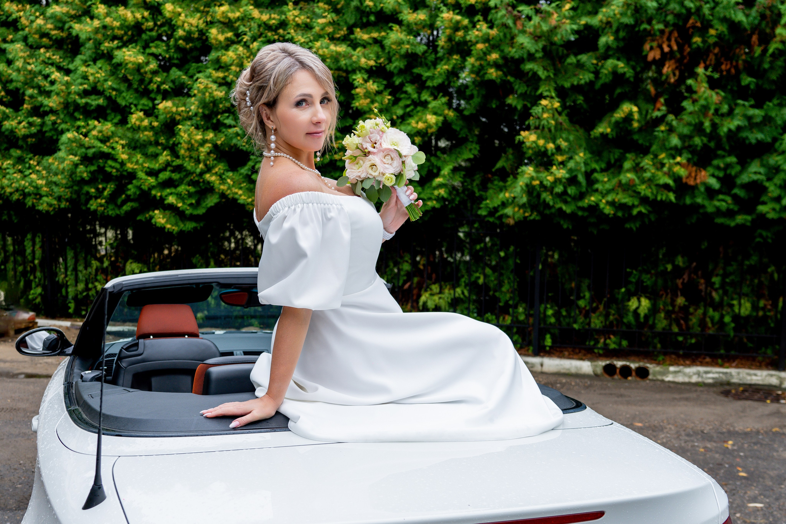 Свадебная фотосессия с кабриолетом. Видеограф Алексей Жарков