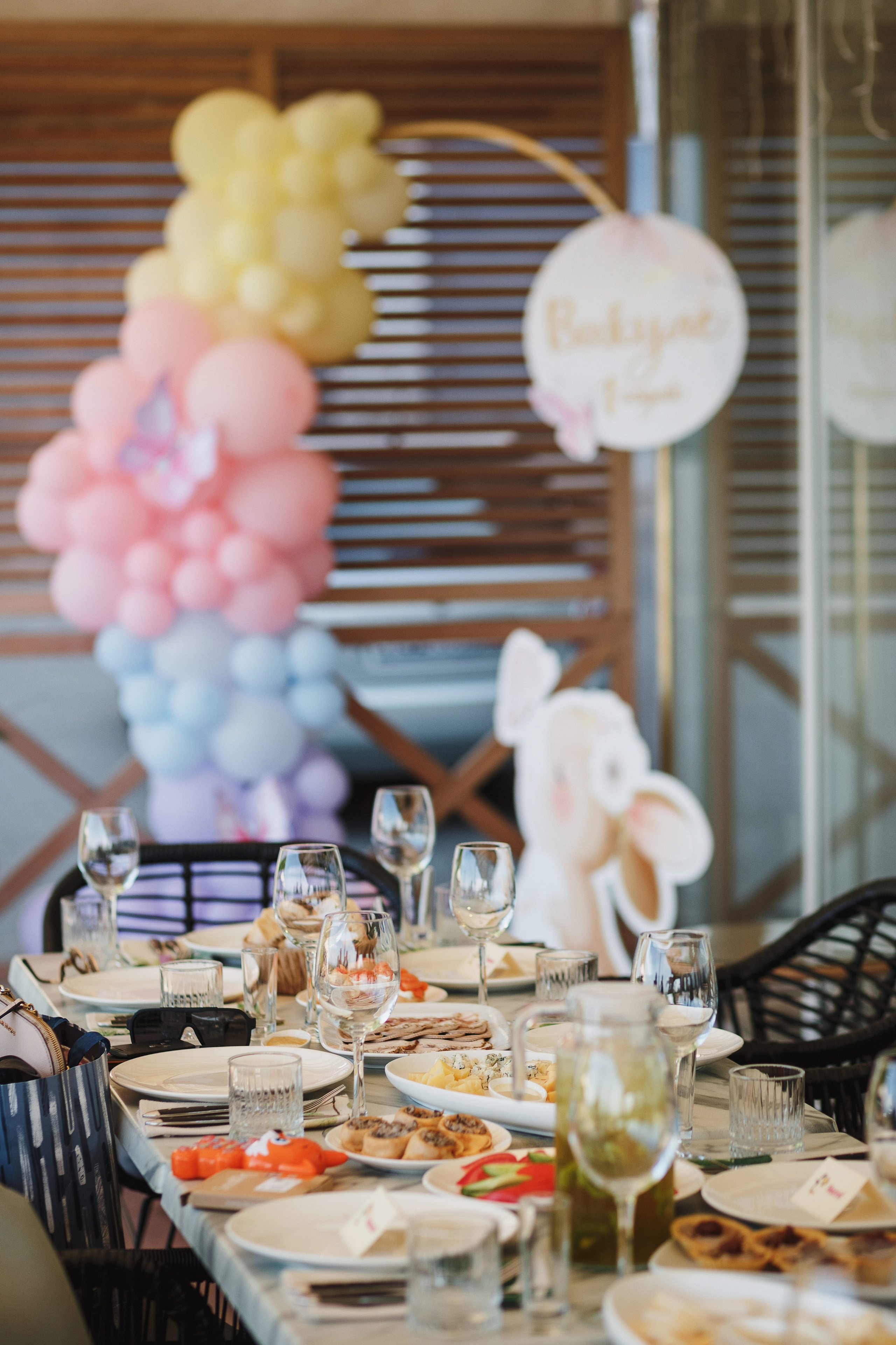 Фотосъёмка детского дня рождения Виктории в ресторане Feola's Kitchen. Свадебный и семейный фотограф в Таганроге Бакарюк Антон