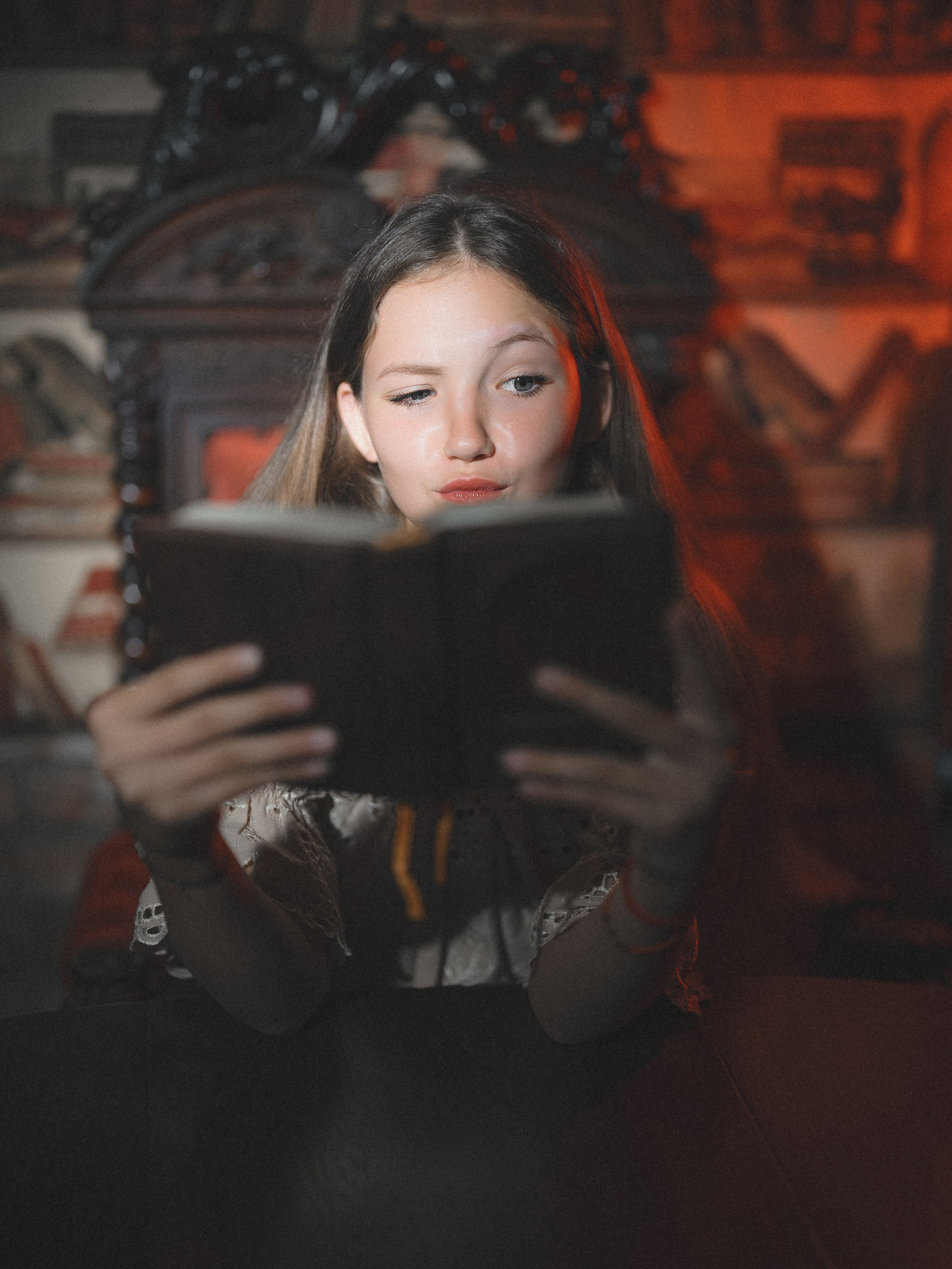 Примеры стилизации портретов и нестандартного света. Фотограф Олег Сотник