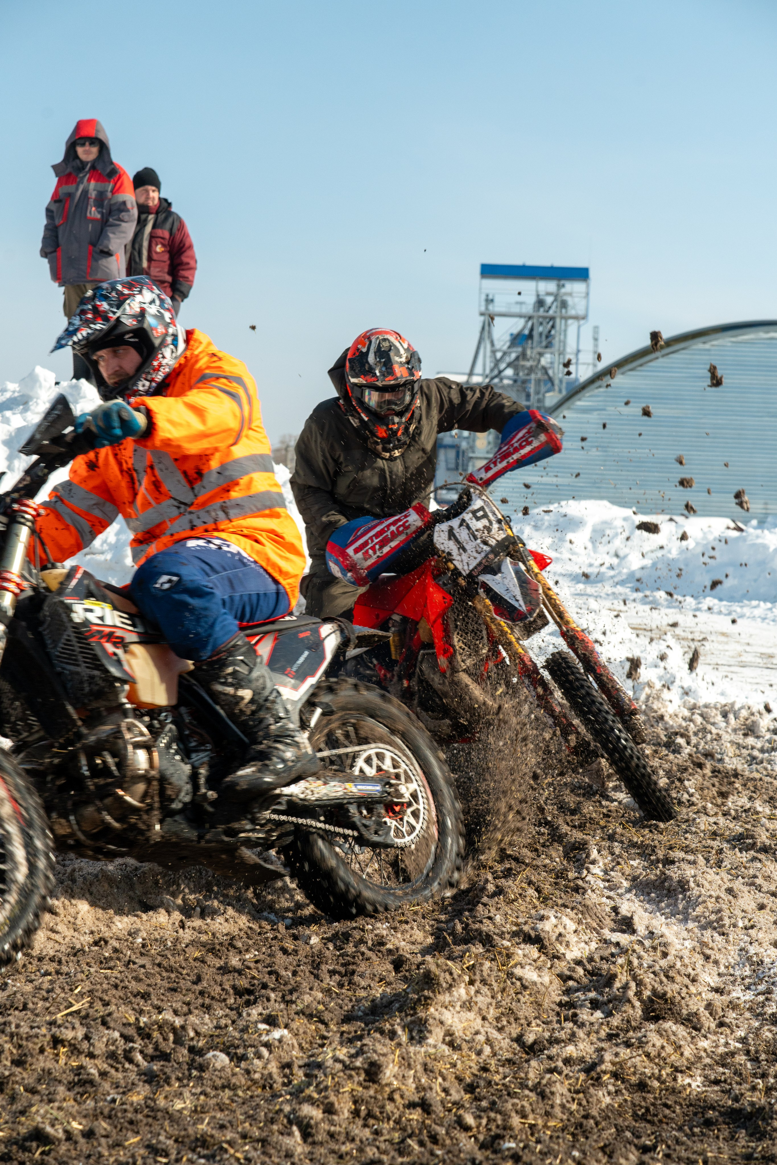 Мотокросс, закрытие зимнего сезона. Фотограф Артем Ларионов