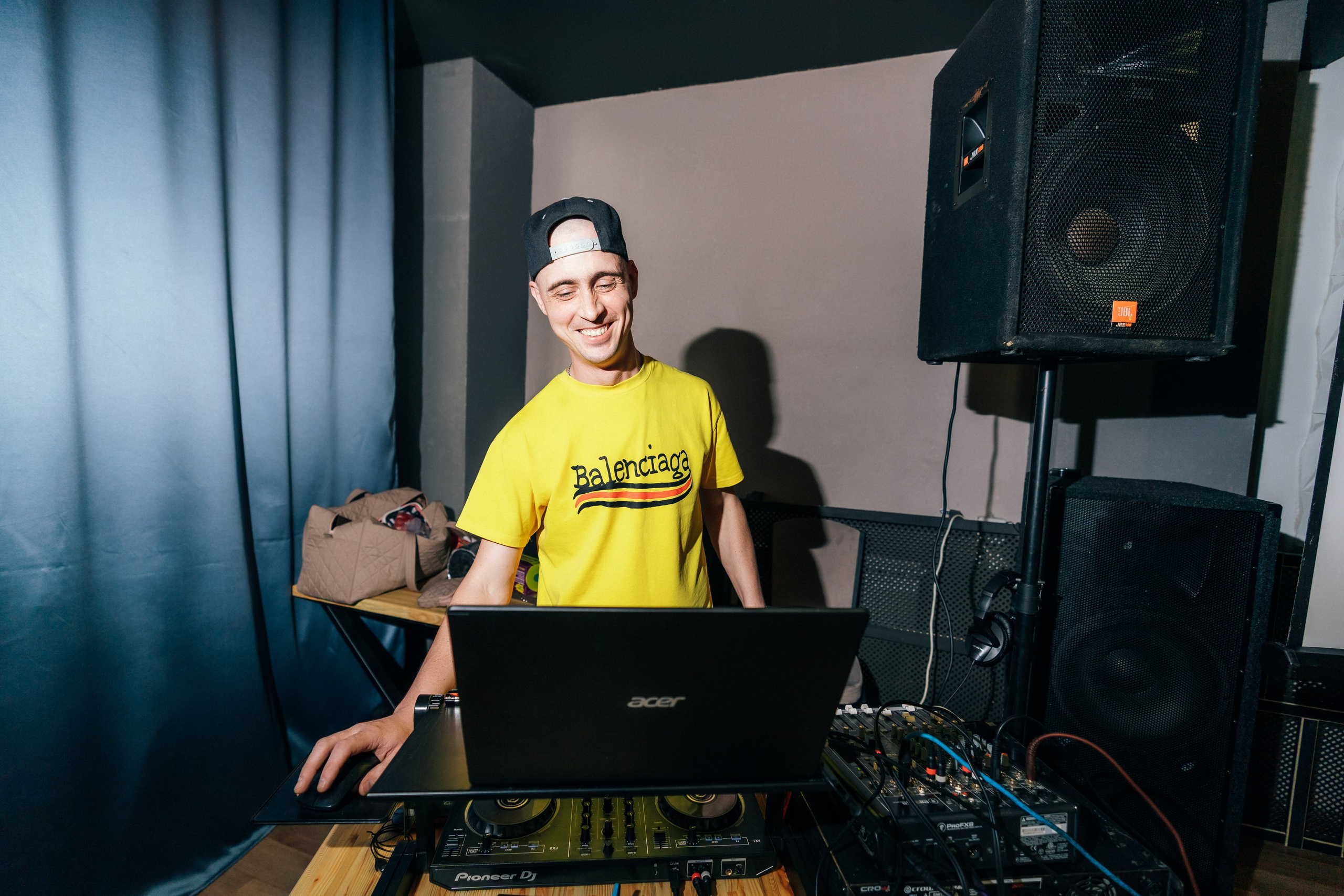 Красный кабриолет. Фотограф Ангарск Иркутск Ксения Король