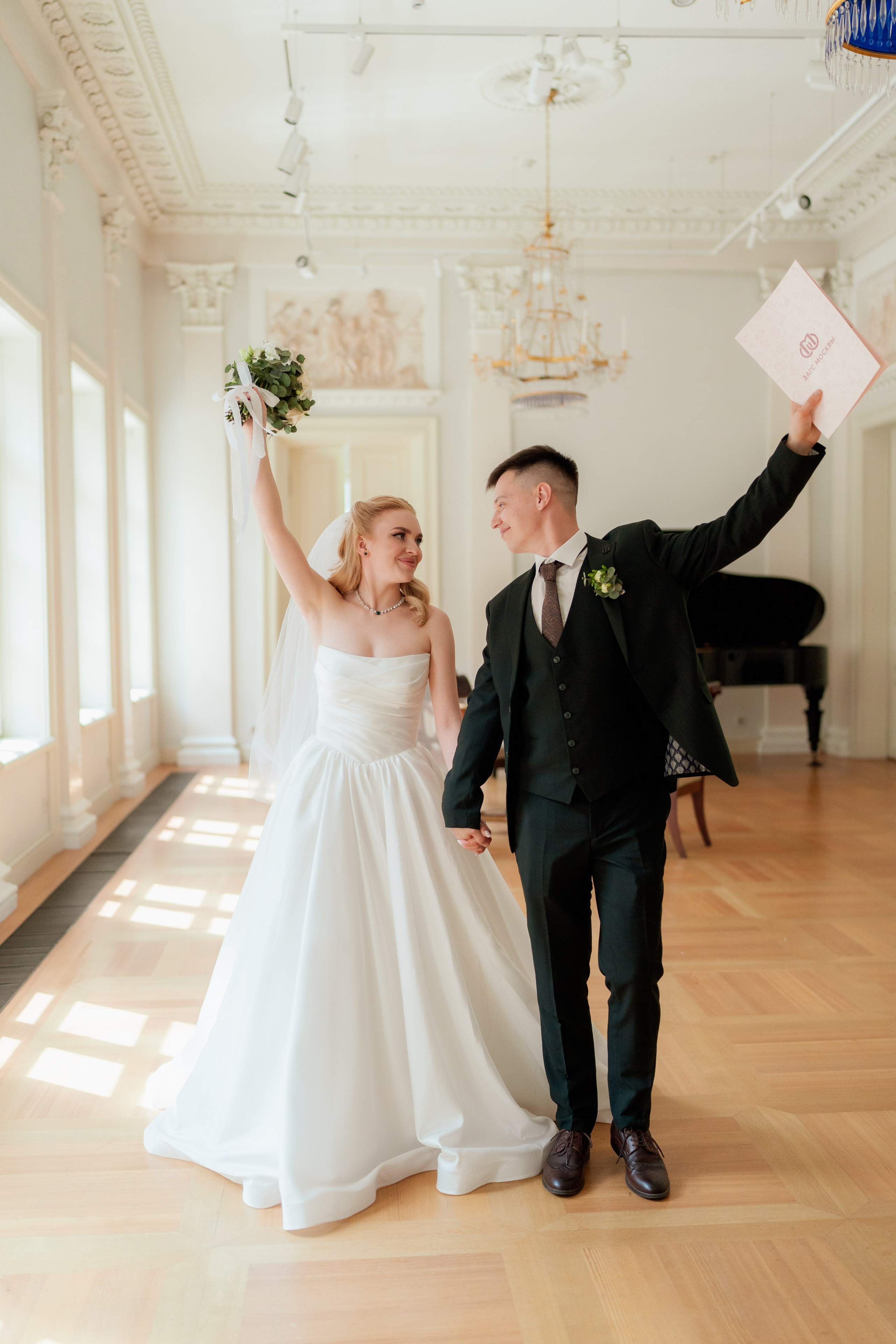 Алиса и Влад. Полный свадебный день (утро, усадьба, прогулка, выездная регистрация, банкет). Дата съемки 26.04.2025. Свадебный фотограф Москва