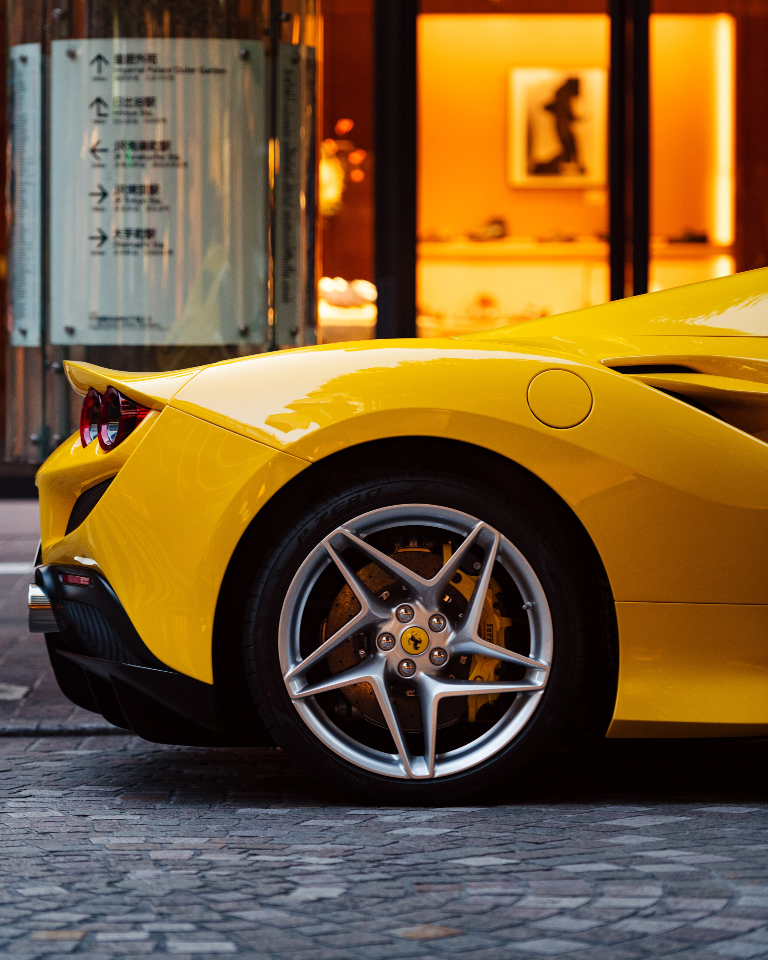 Cars in Tokyo. Photographer in Tokyo Anatolii Ozarto