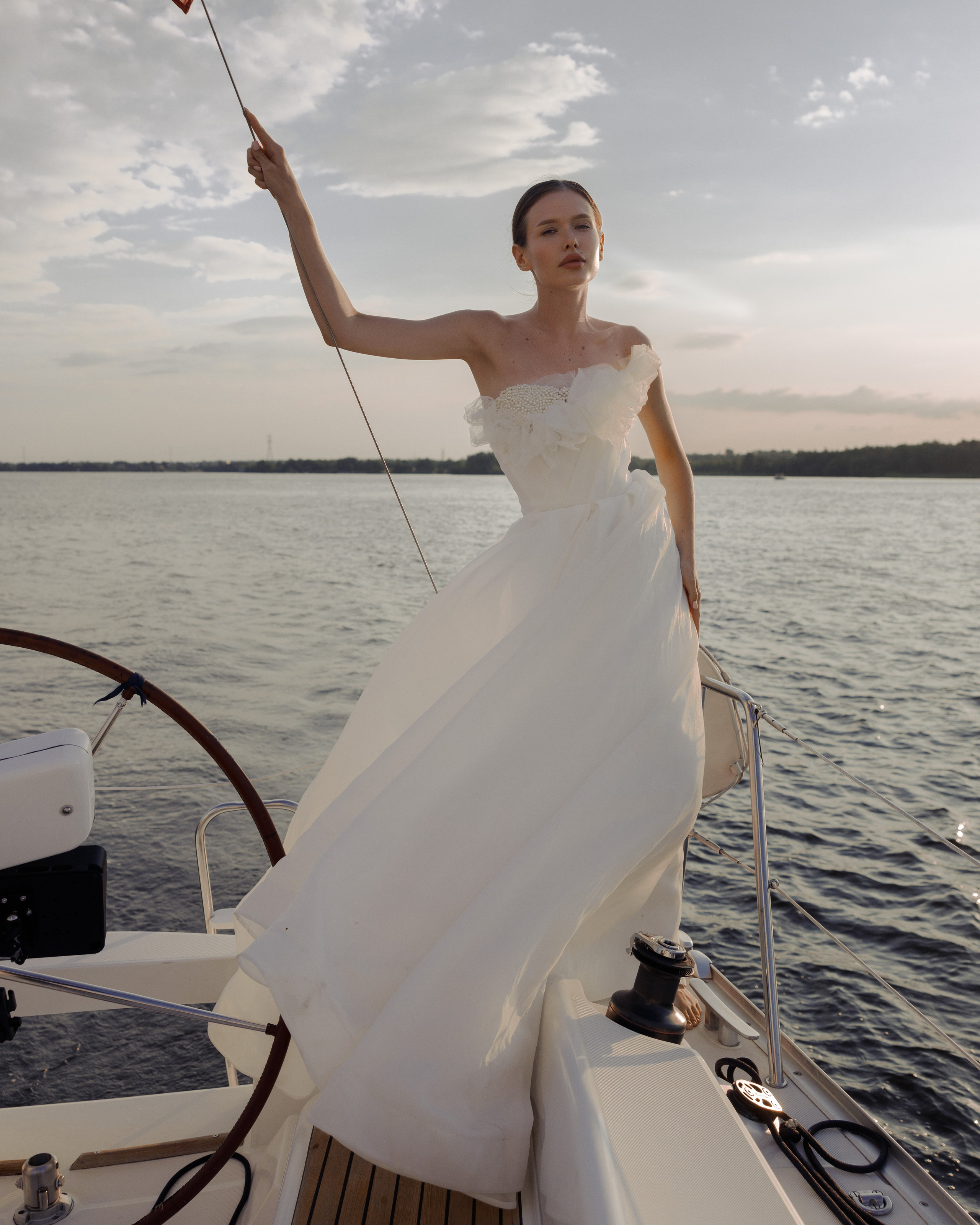 Свадебная фотосессия на яхте. Фотограф, ретушёр в Москве