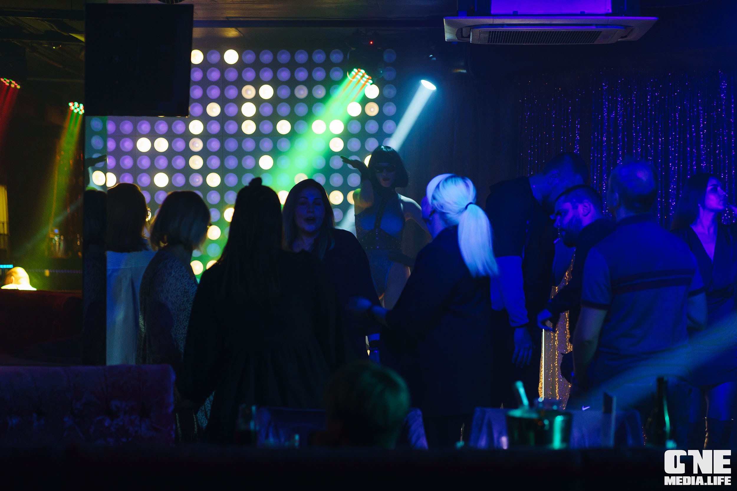 Фоторепортаж из караоке-клуба Эйфория. One Media Life: фоторепортажи, фотоотчеты с мероприятий и заведений