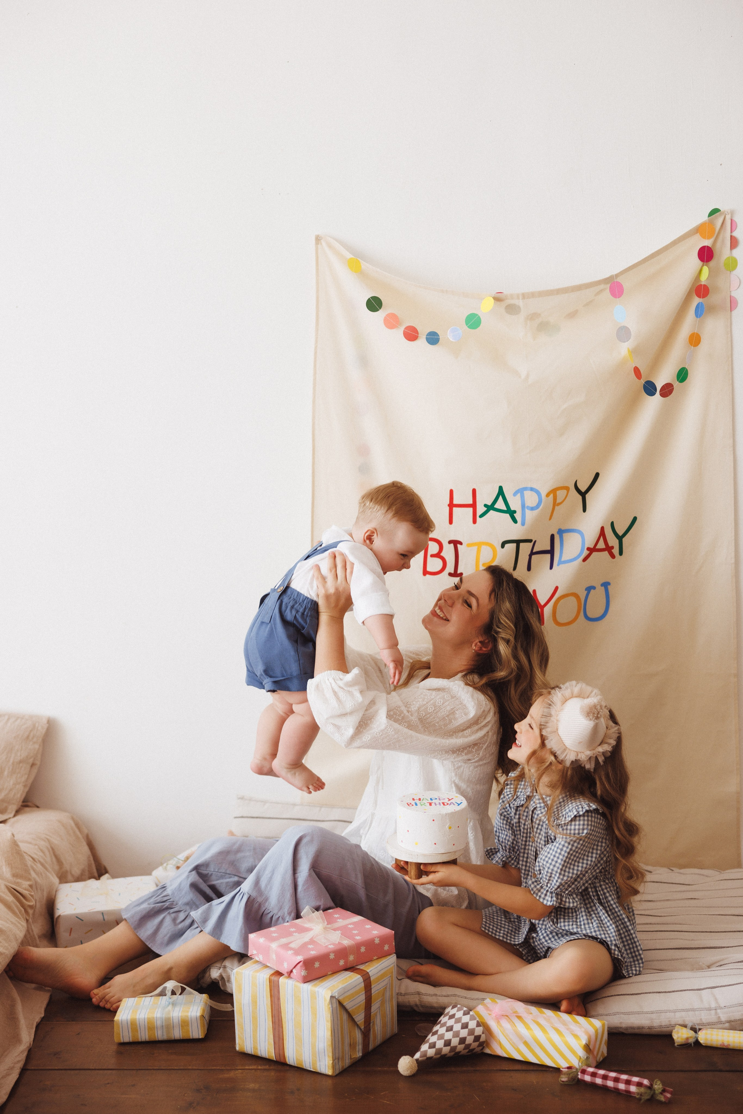 Яркая, весёлая фотосессия к Дню рождения. Фотостудия «Mestone», город Краснодар. Семейный и детский фотограф в Краснодаре Анна Трашкова