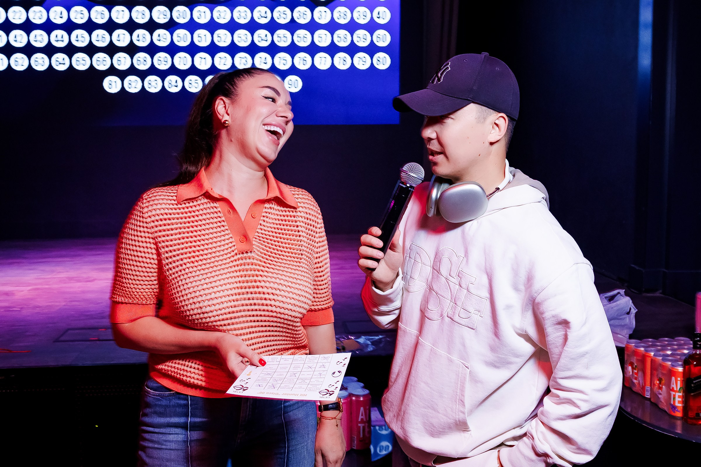 Музыкальное Лото-Queen Karaoke. Репортажный фотограф в Алматы Каюпов Сержан