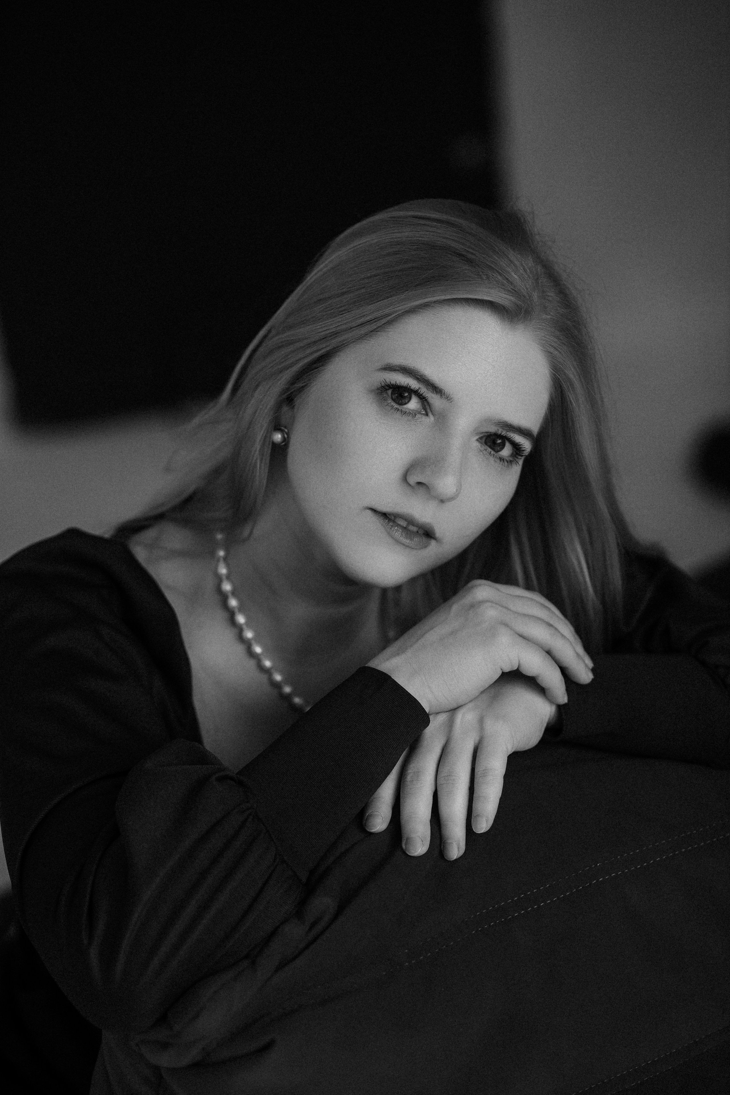 Студийные съемки в ч/б. Женский фотограф в Москве Рина Леонтьева