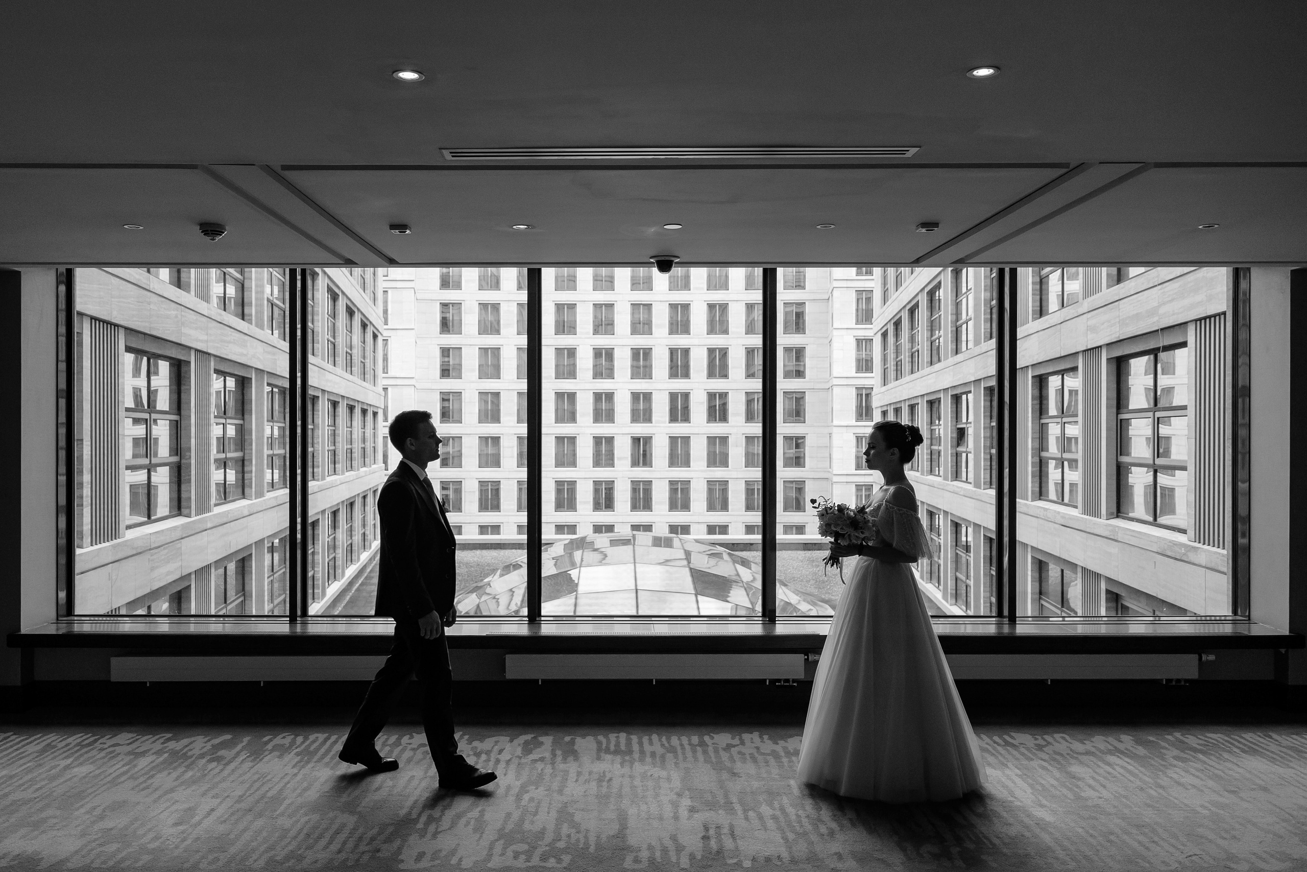 свадебная фотосессия в отеле Hyatt Regency Moscow Petrovsky Park