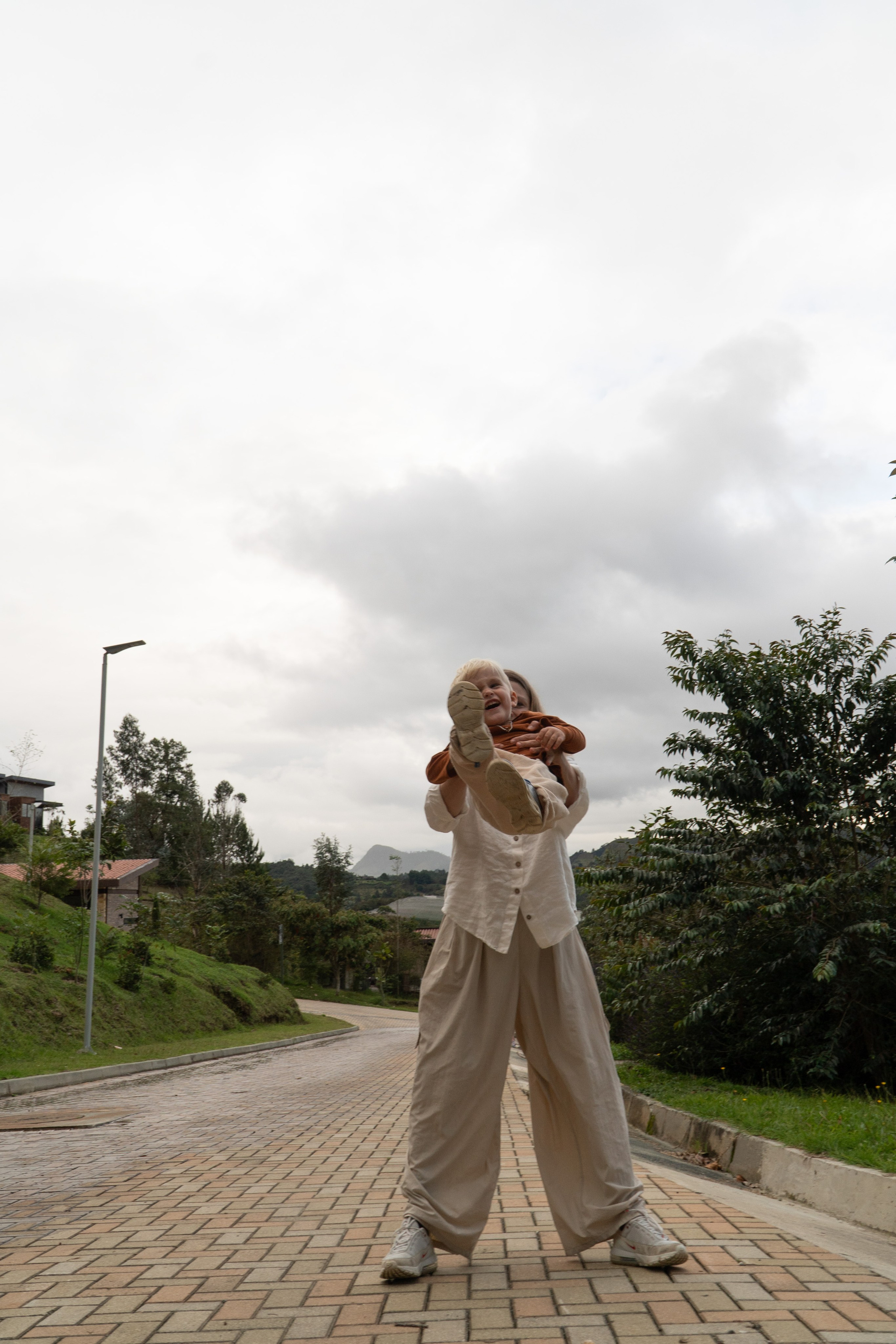 Olga and Family. Wedding Photographer in Barcelona and Medellin