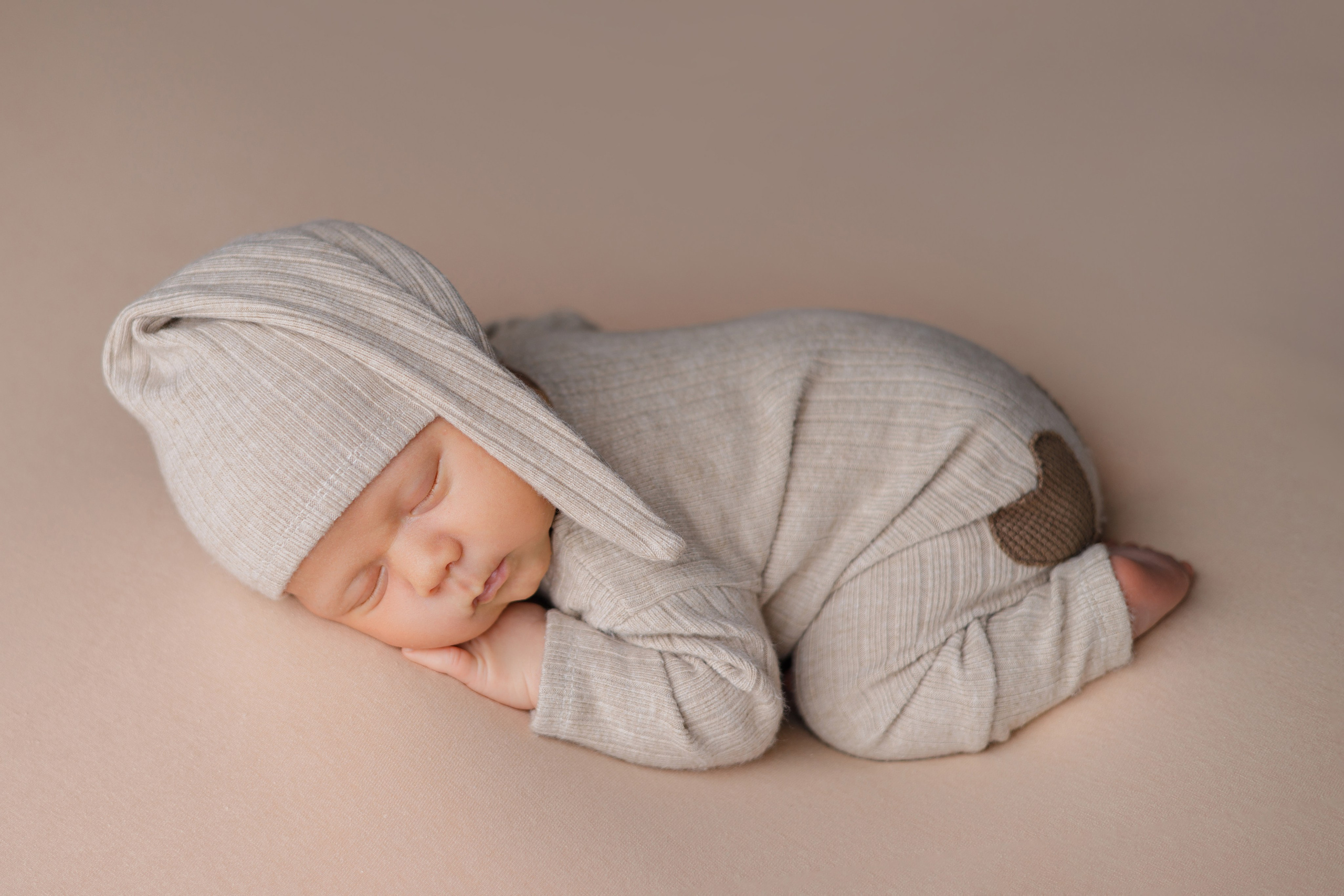 Артем. Евгения Горбунова фотограф новорожденных в Новом Уренгое