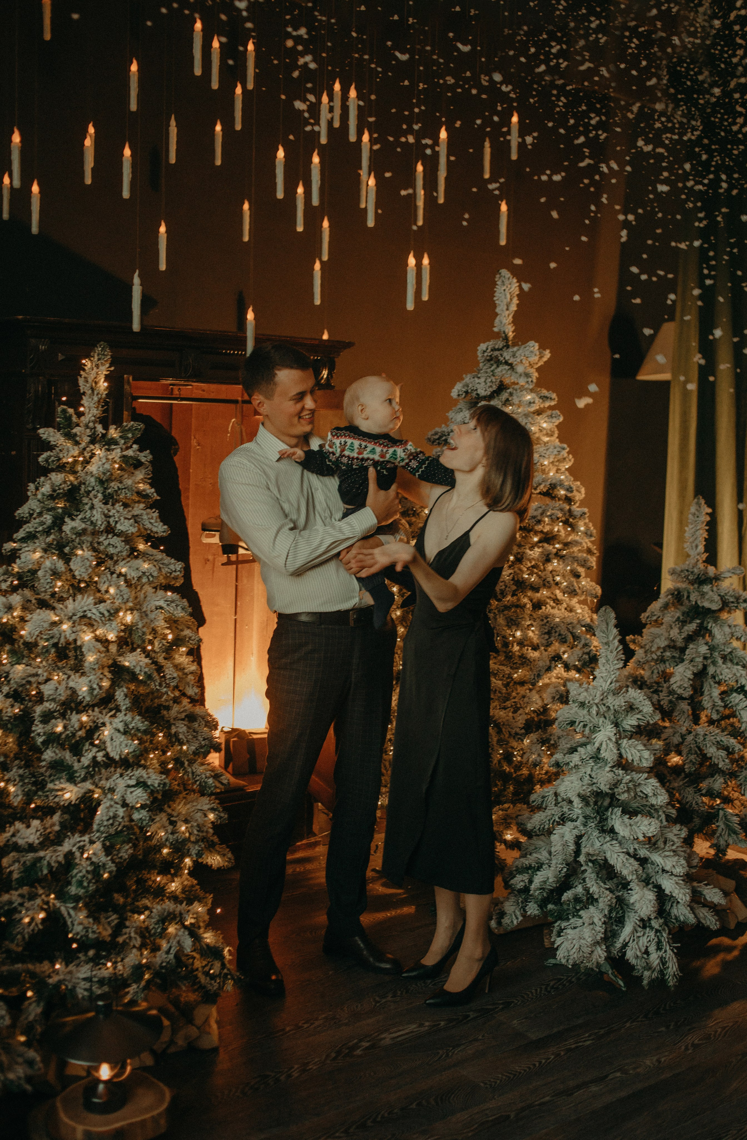 Семейные новогодние в темной студии 2024\2025. Фотограф в Краснодаре Евгения Михаевич