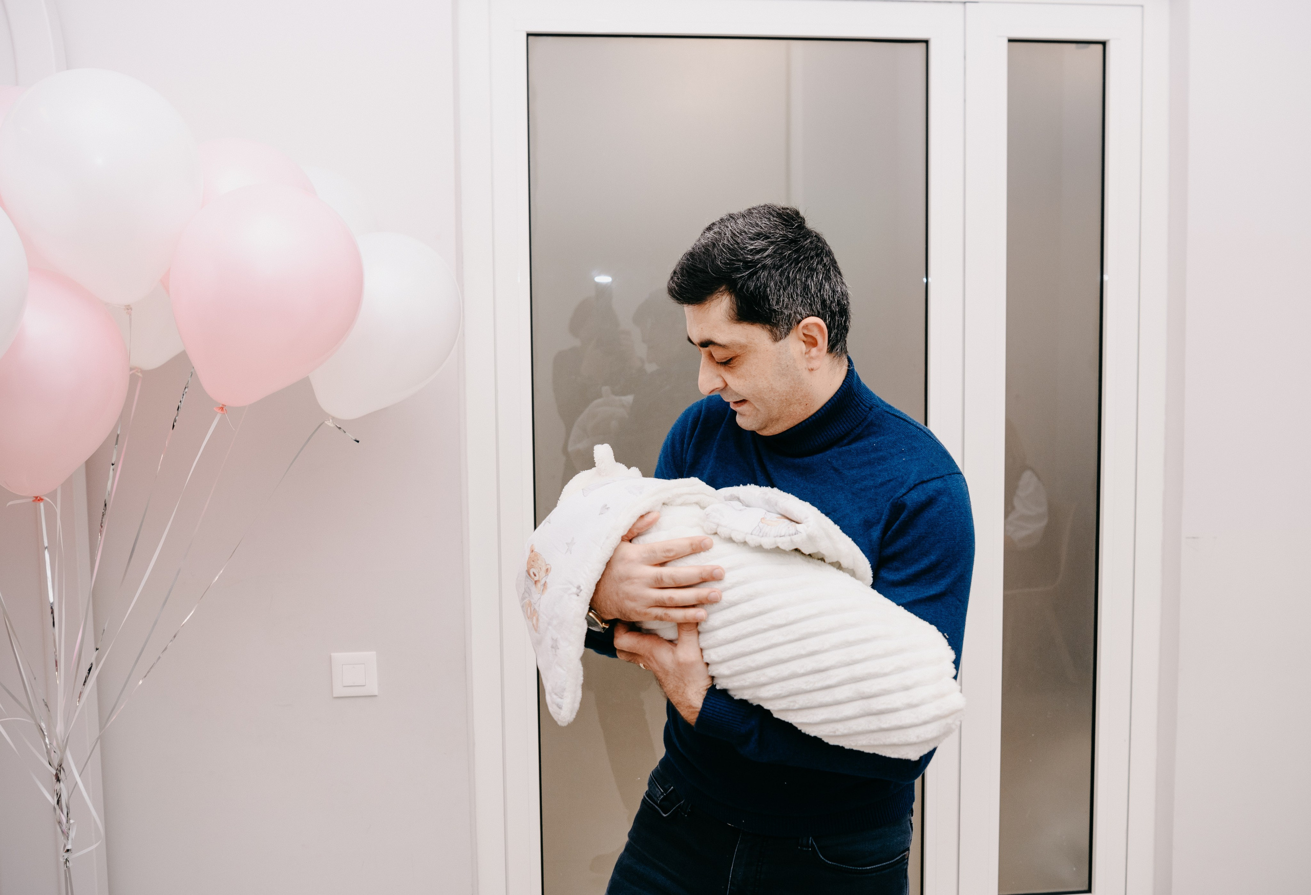Выписка Микаэллы. 4 роддом. Фотограф на выписку из роддома в Москве и МО