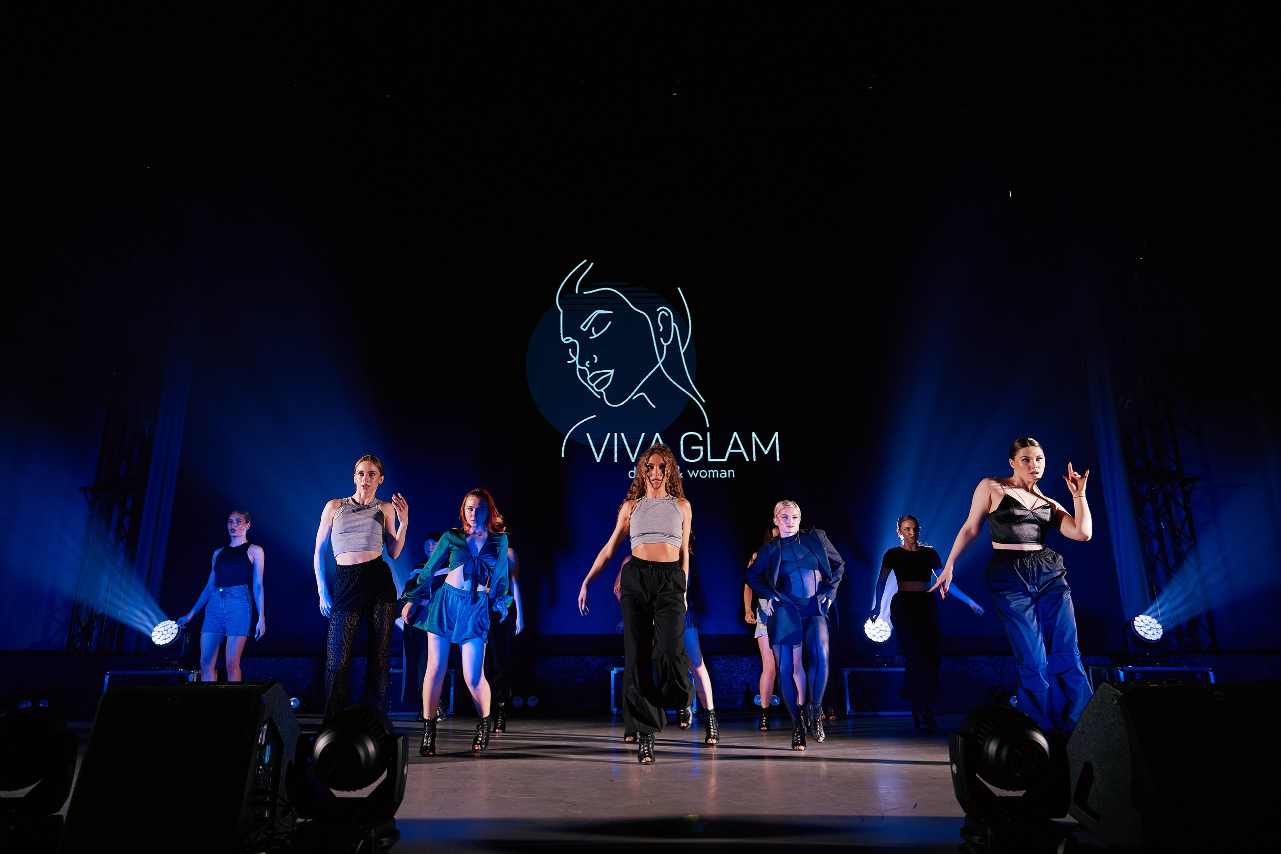 VIVA GLAM Отчетный концерт. Фотограф и видеограф в Кургане Леонид Корнильев