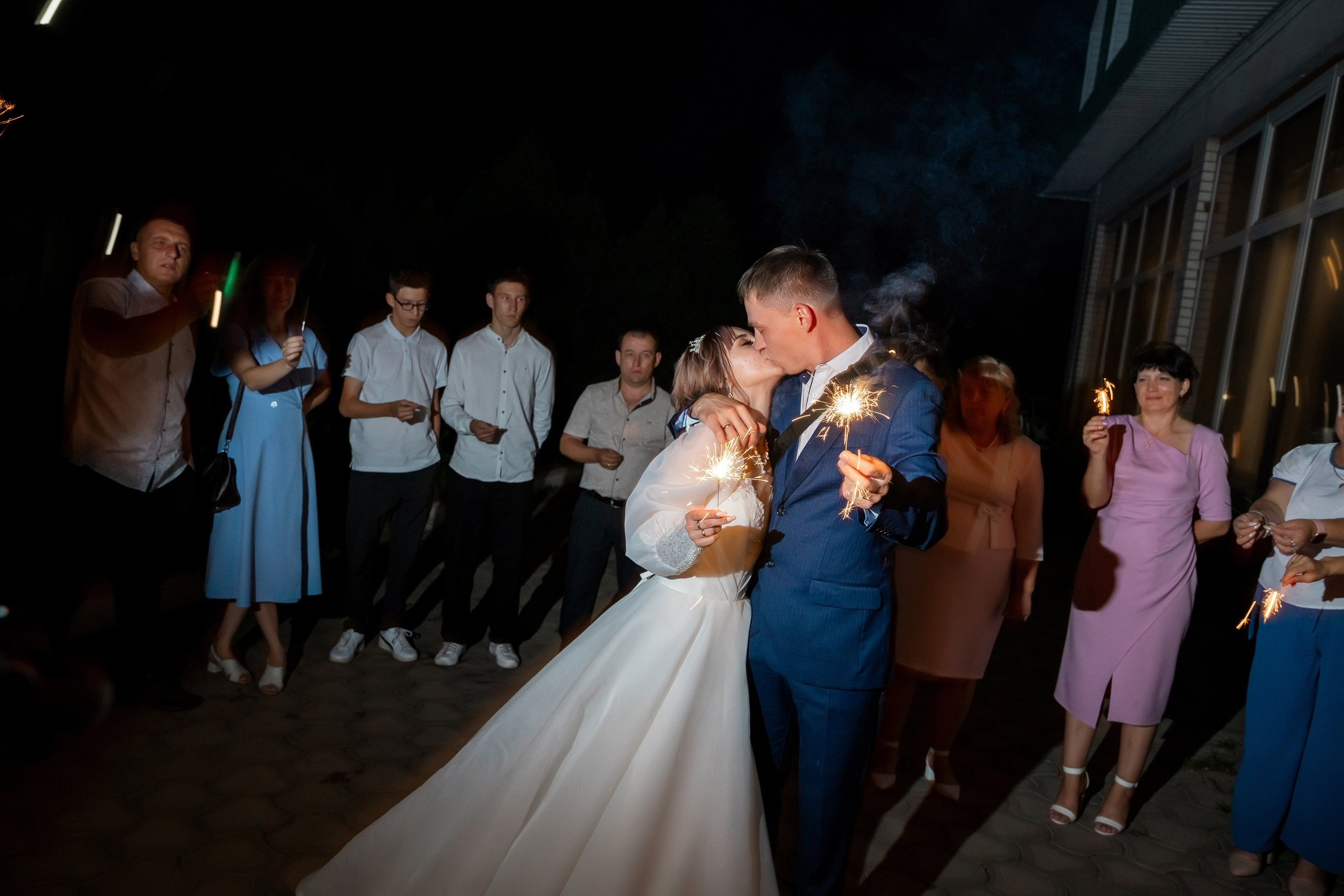 Свадебный фотограф Воронеж Андрей Лысенко. Свадебный видеограф. Свадьба Воронеж. Заказать фотографа на свадьбу. Портфолио. Примеры фото. Свадебный фотограф видеограф на свадьбу Воронеж Андрей Лысенко