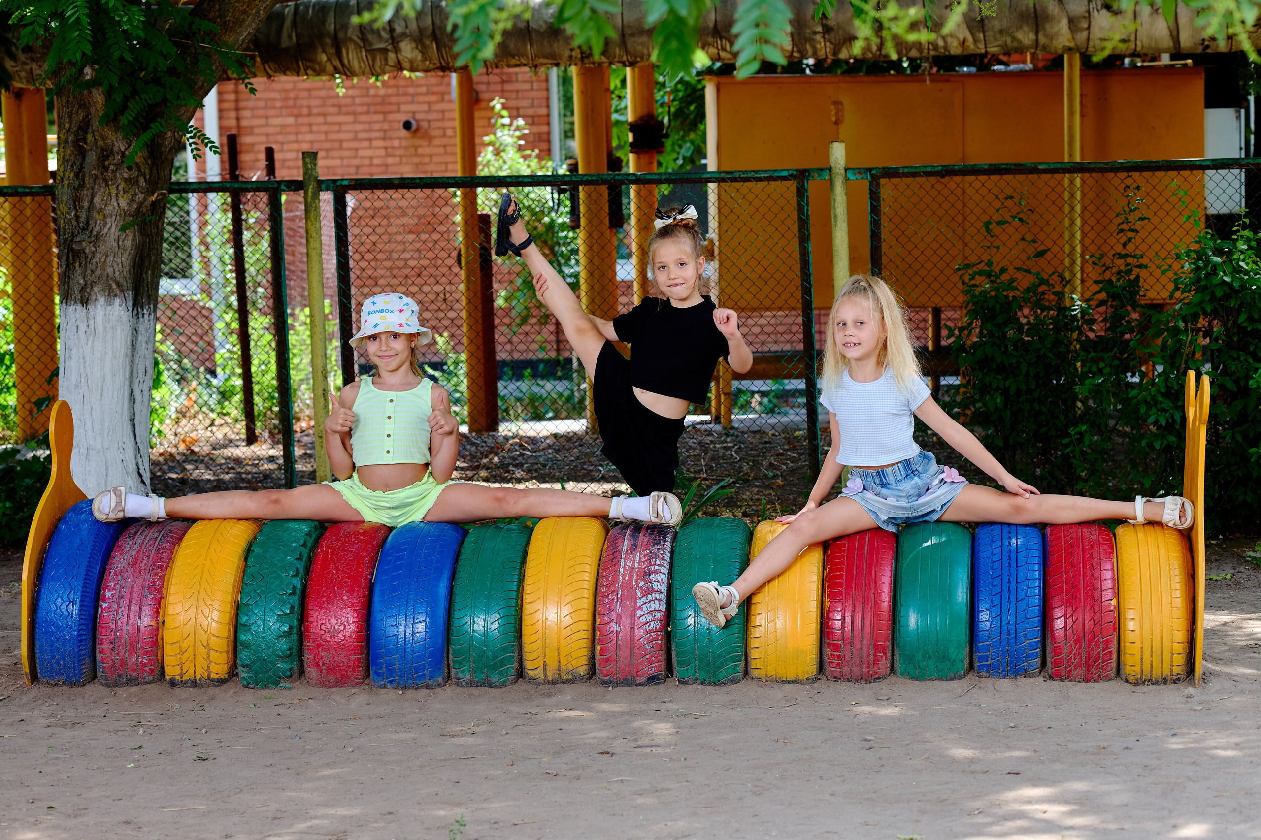 Пример летней съемки в детском саду № 92 Старшая группа Радуга. Фотограф Выпускные альбомы Таганрог Сергей Коробченко