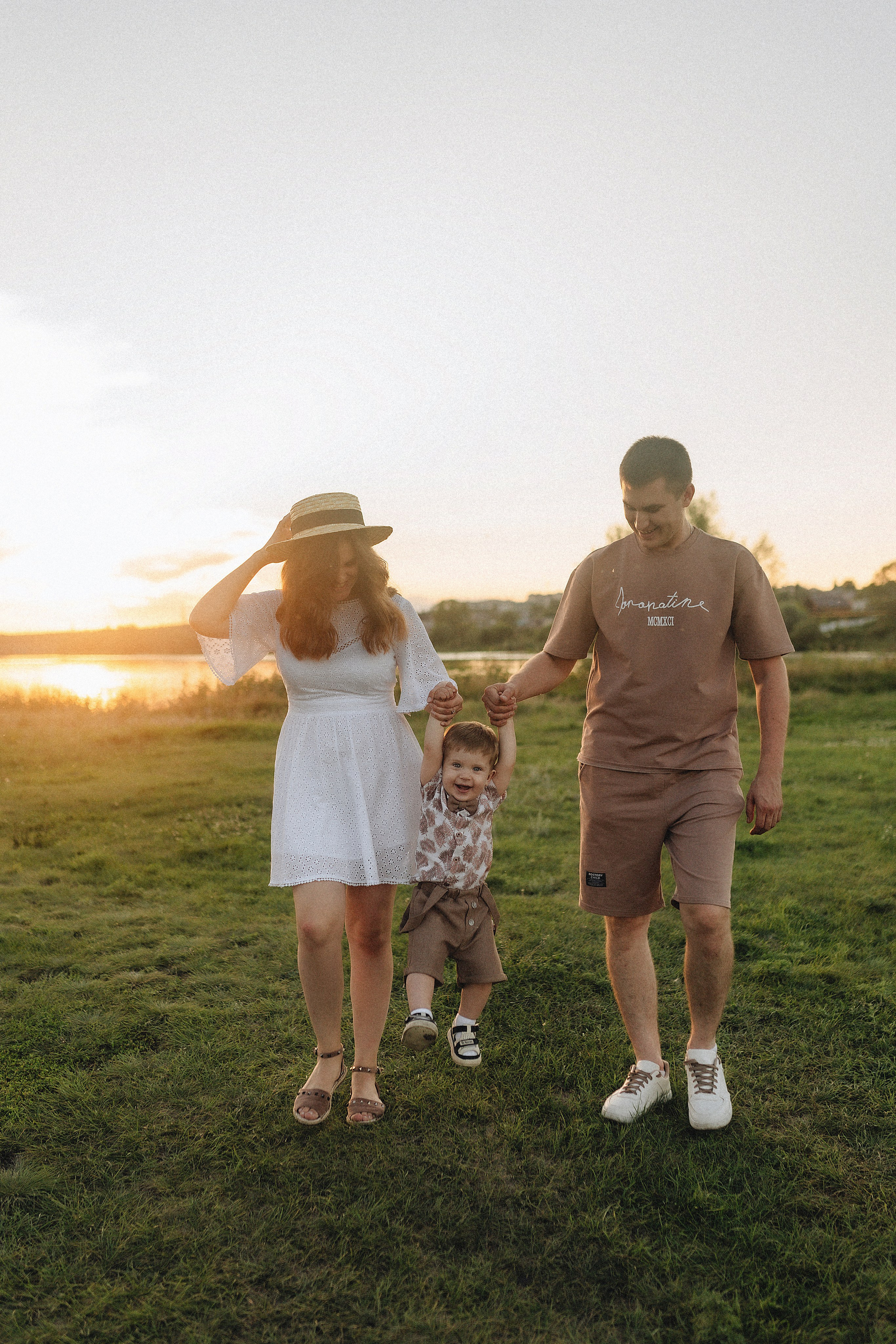 Светлана, Сергей и Женя | Семейная съемка на закате. Фотограф Карина Шмулёва. Воронеж и область