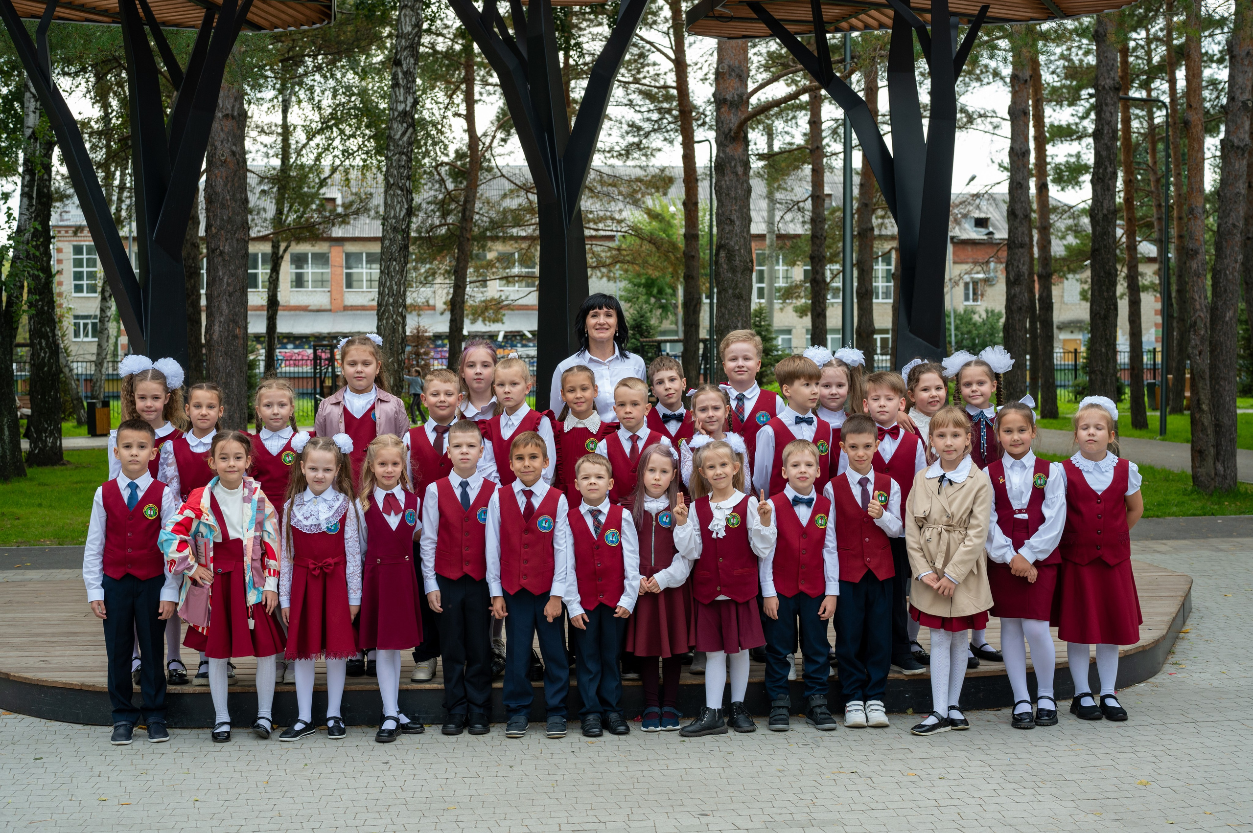 1 сентября 16 гимназия 2 класс (линейка + в классе+ на улице). Фотограф новорожденных, семейный детский в Тюмени Татьяна Морозова