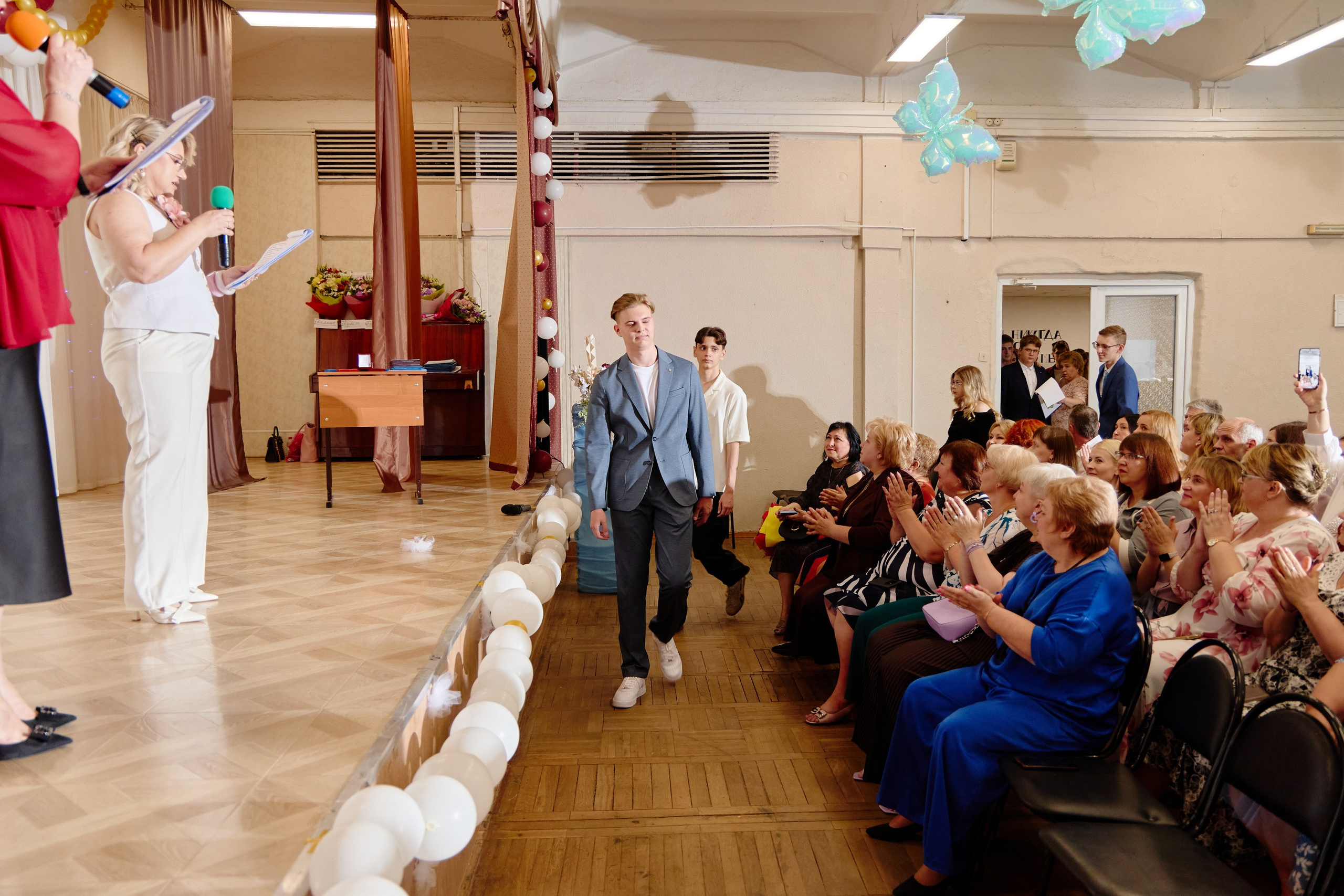 Выпускной 35 Сош. Фотограф Выпускные альбомы Таганрог Сергей Коробченко