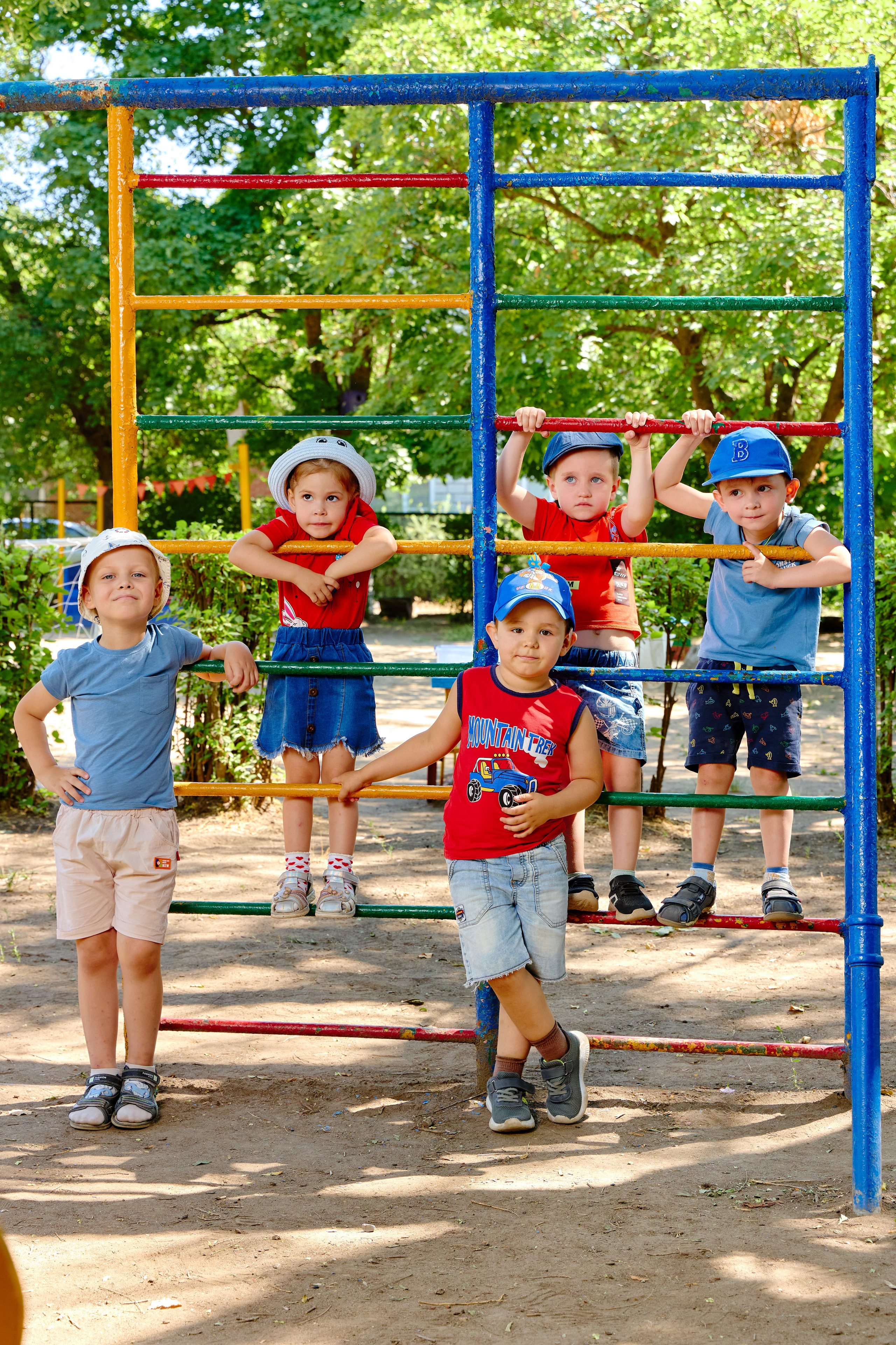 Пример летней съёмки в детском саду № 92 младшая группа Ромашки. Фотограф Выпускные альбомы Таганрог Сергей Коробченко