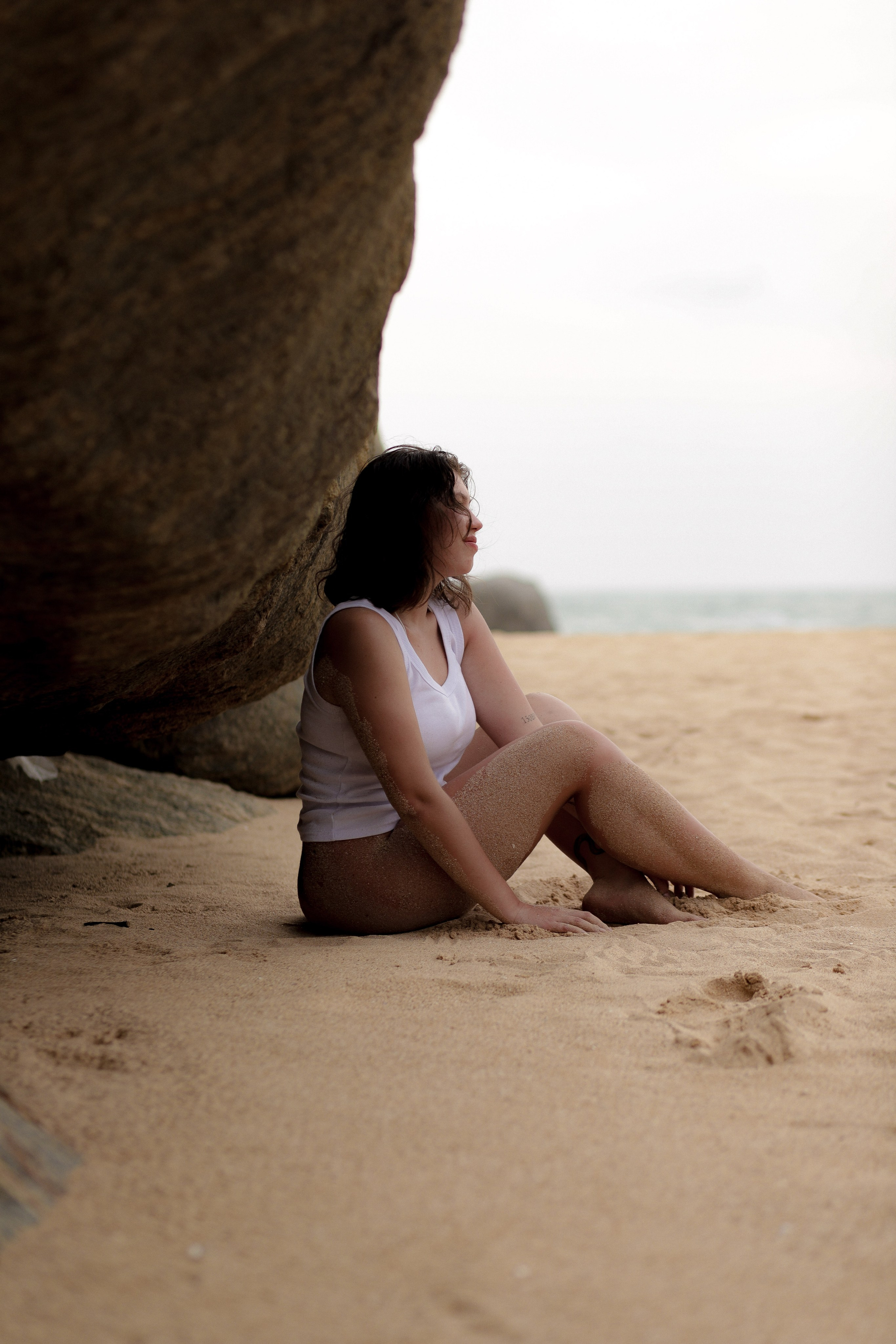 Фотосессия в Хиккадуве: романтичные кадры среди камней и волн. Фотограф на Шри-Ланке