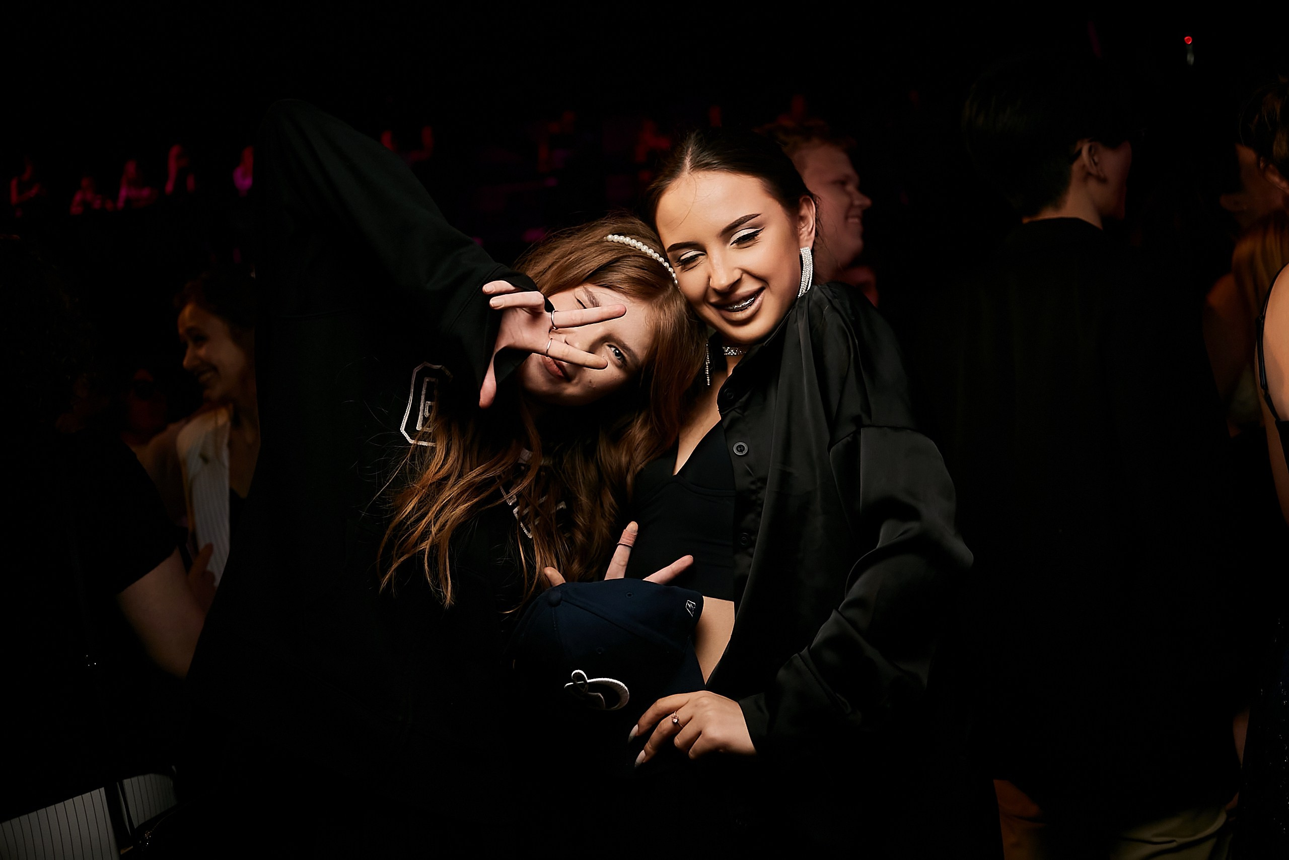 Выпускной 2024 концертный зал Академия ВТБ. Фотограф и Видеограф в Москве. Олег Корушев