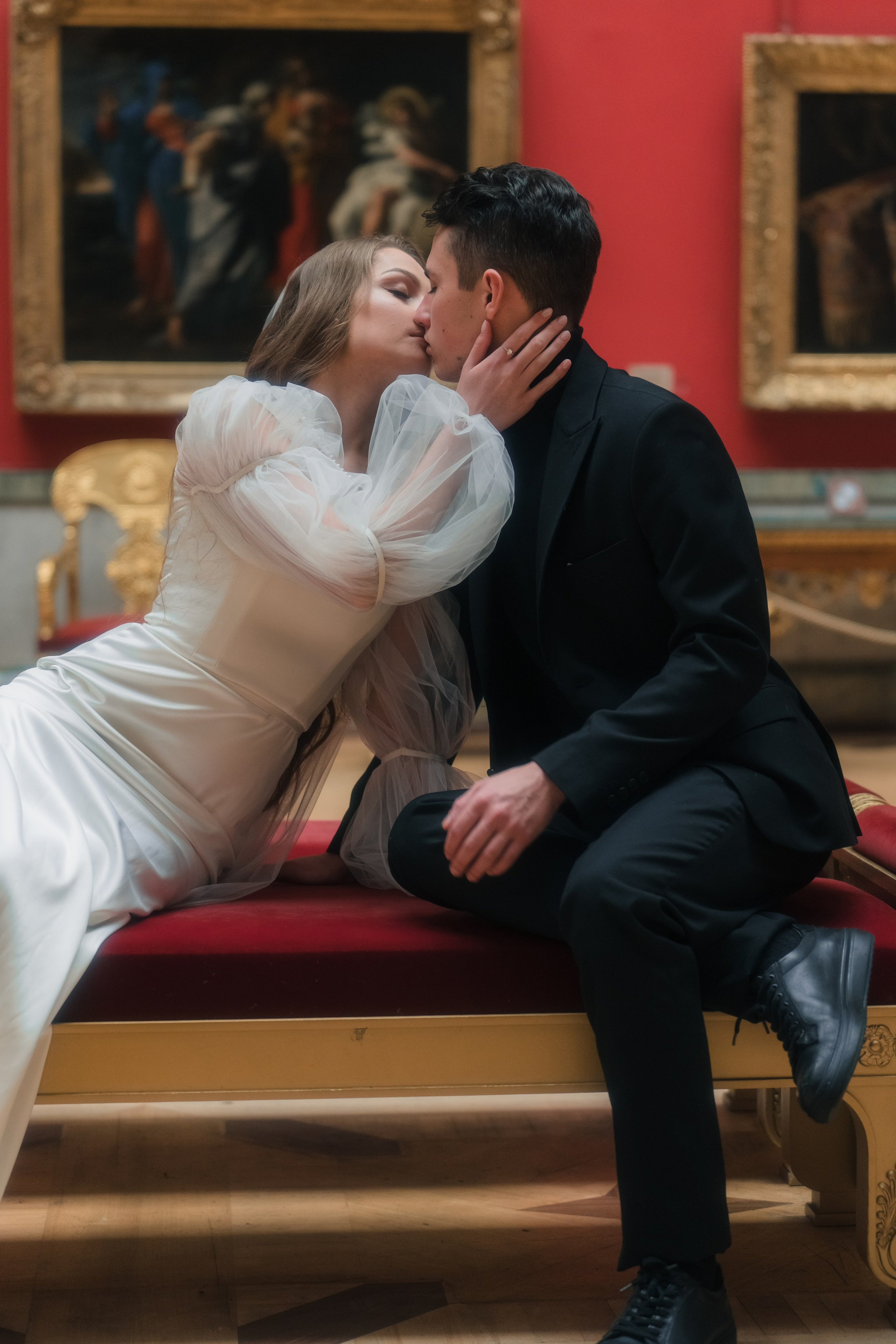 Фотосессия в Эрмитаже упрекрасно передаст Ваш стиль свадьбы!