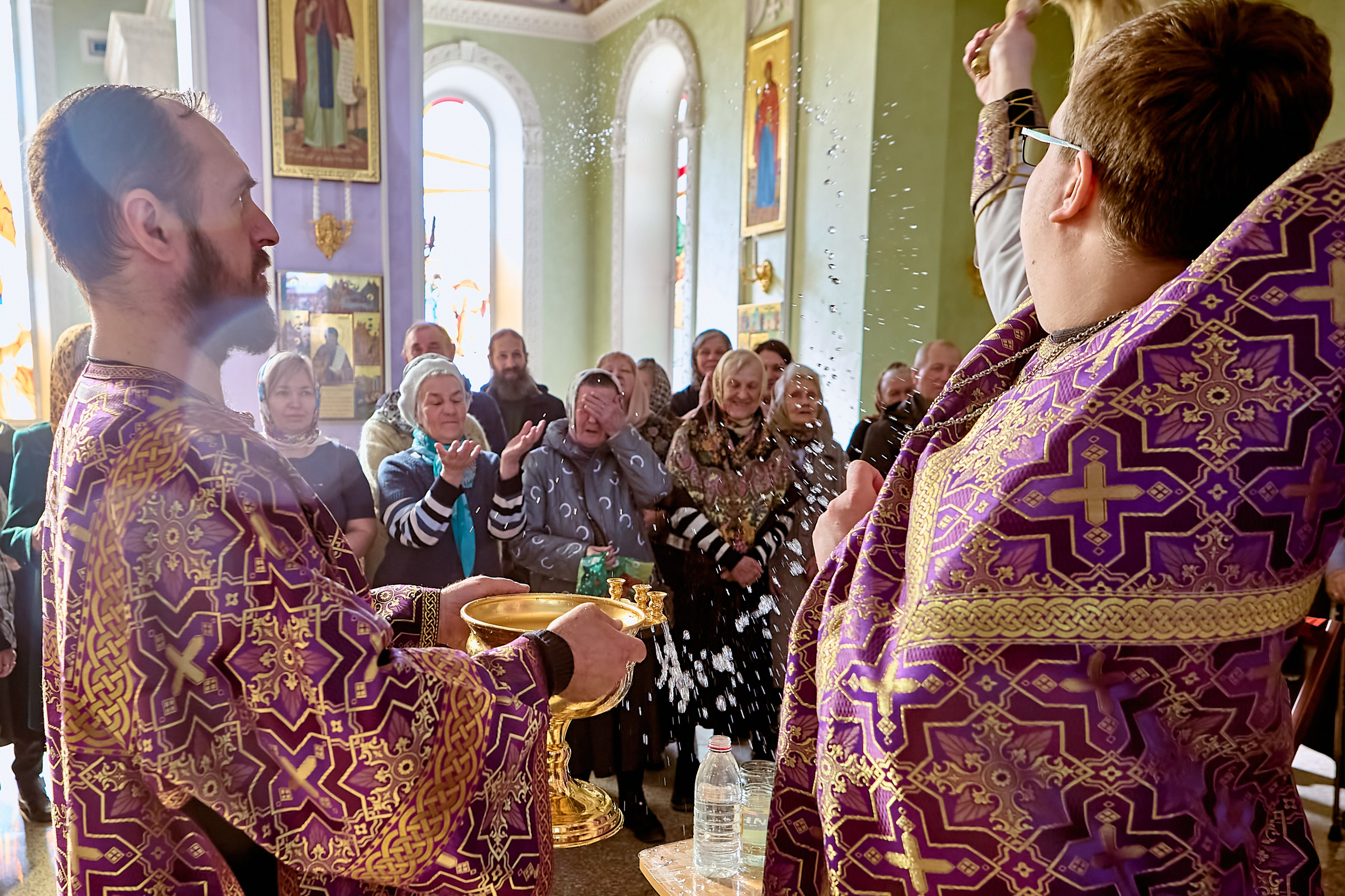 Фотографии Божественной Литургии в Неделю Крестопоклонную
