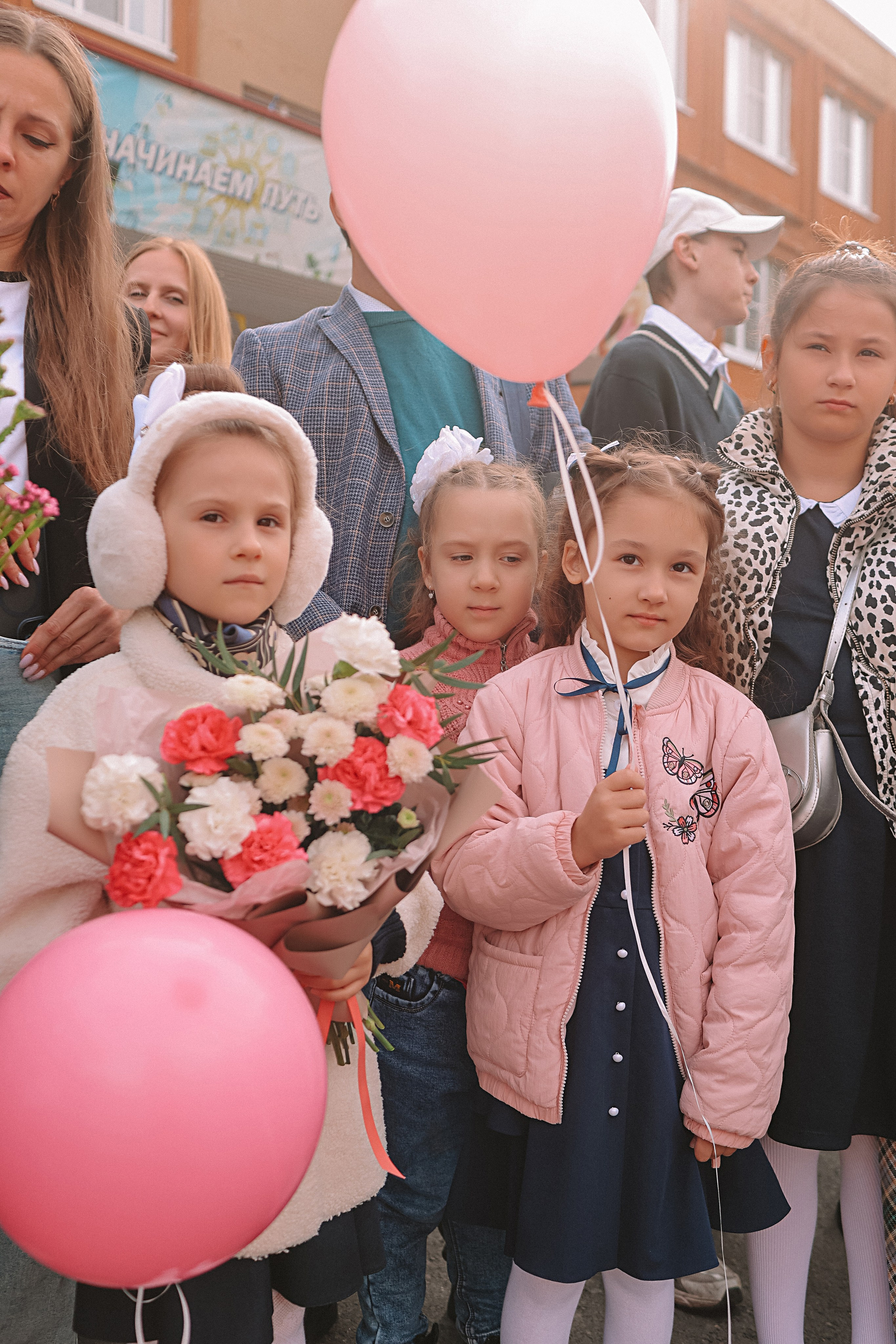1 сентября линейка+кл час+портреты. Семейный фотограф Тюмень, фотограф на роды Салмина Мария