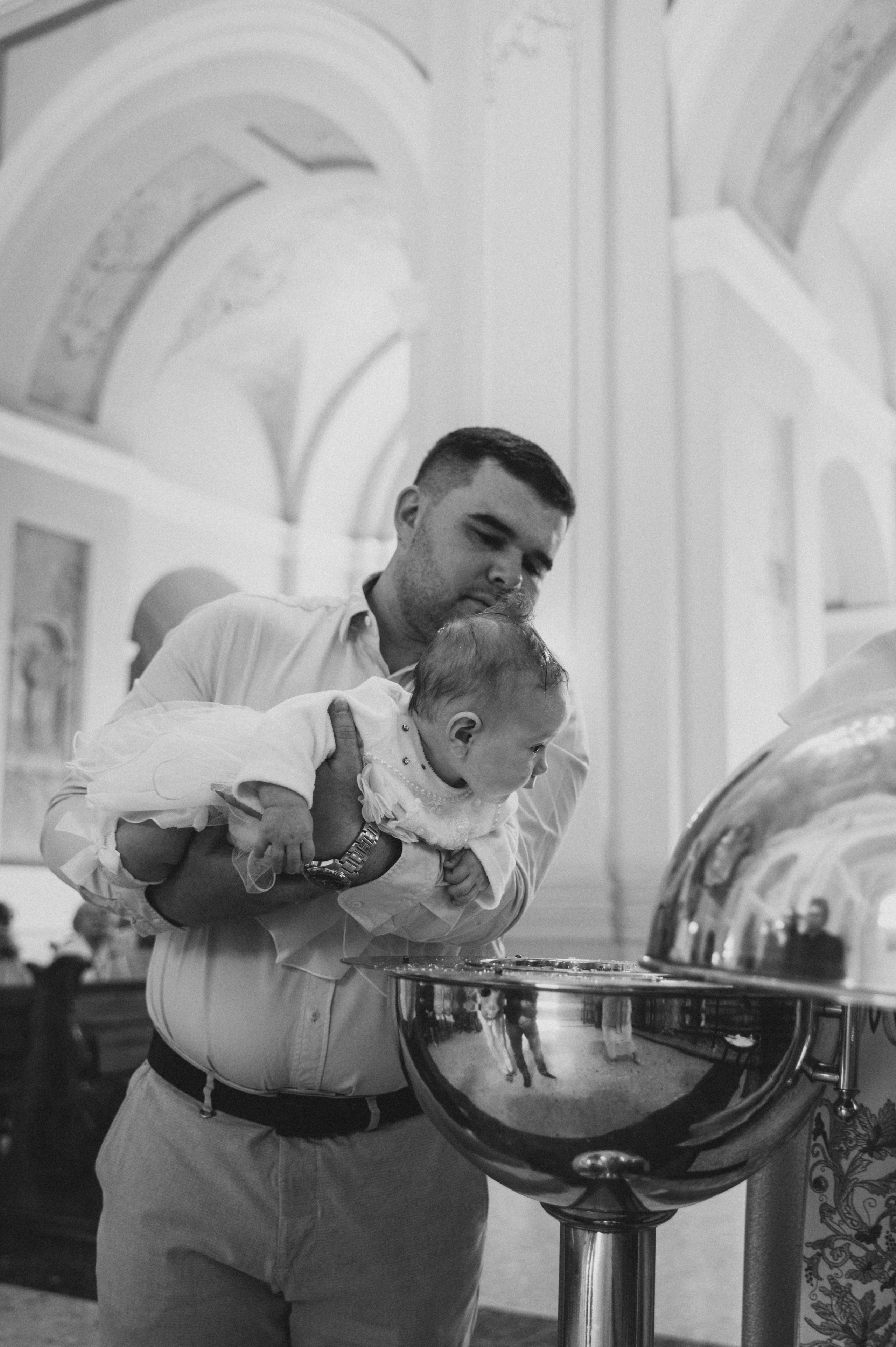 Крещение Василисы Архикафедральный костел Имени Пресвятой Девы Марии. Семейный фотограф в Минске Дарья Дреко