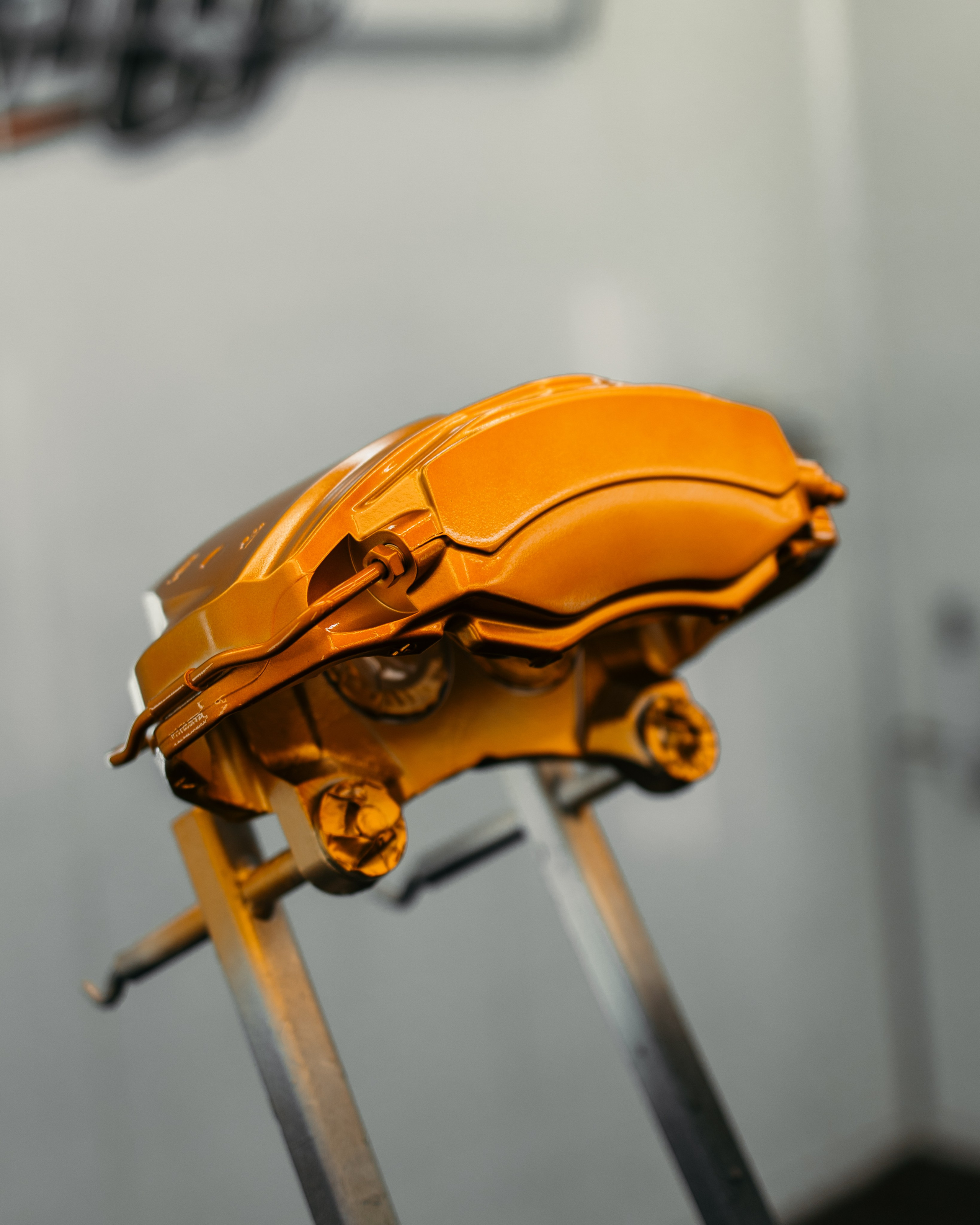 Audi A6 2 раза поменяла цвет, оклейка с проемами в зеленый и преклейка в серый. DeLorein