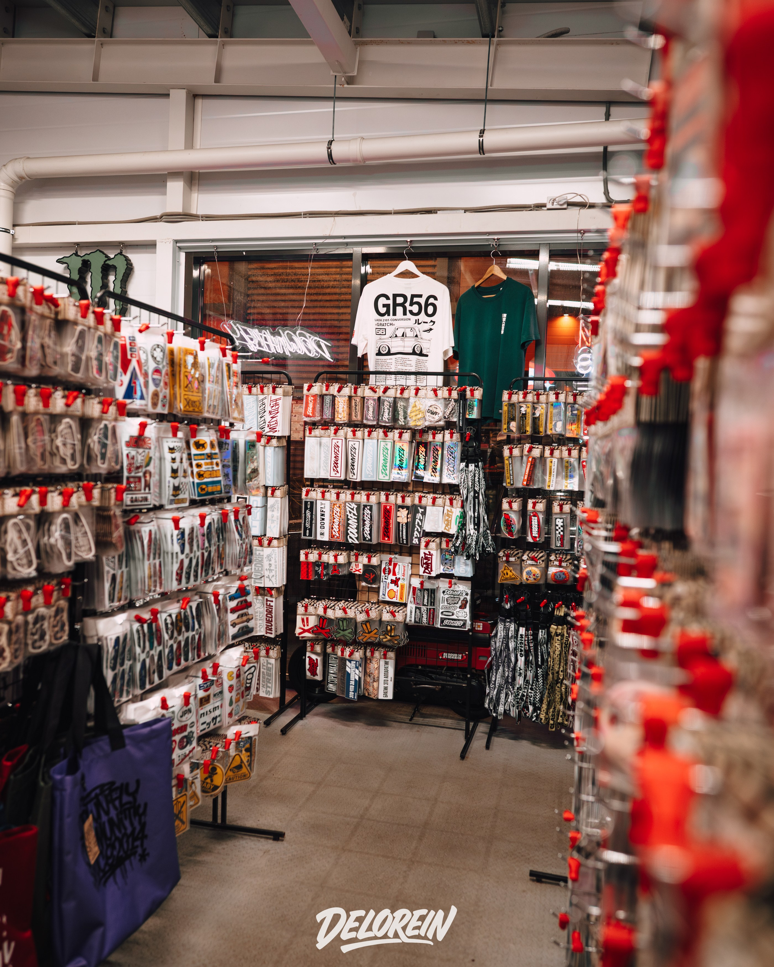 Downfly 15 апреля 2026. DeLorein