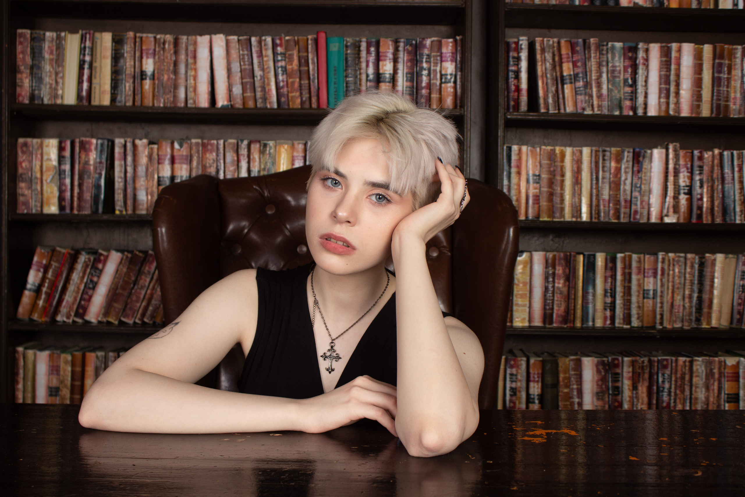 Аня в студии. Любвеобильный фотограф в Москве и Уфе