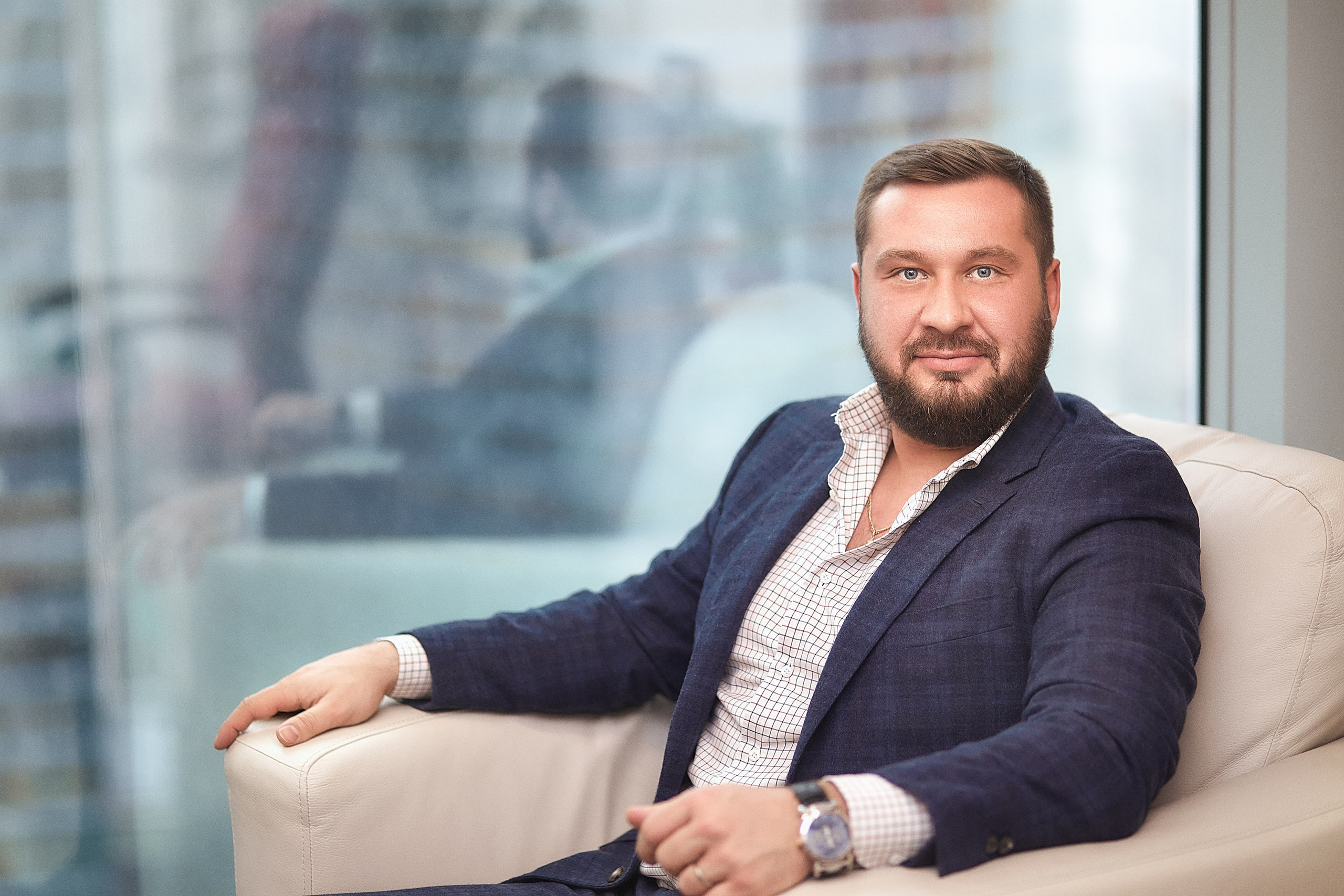 Фотосессия для мужчин в студии | Портреты для корпоративных нужд и личных целей