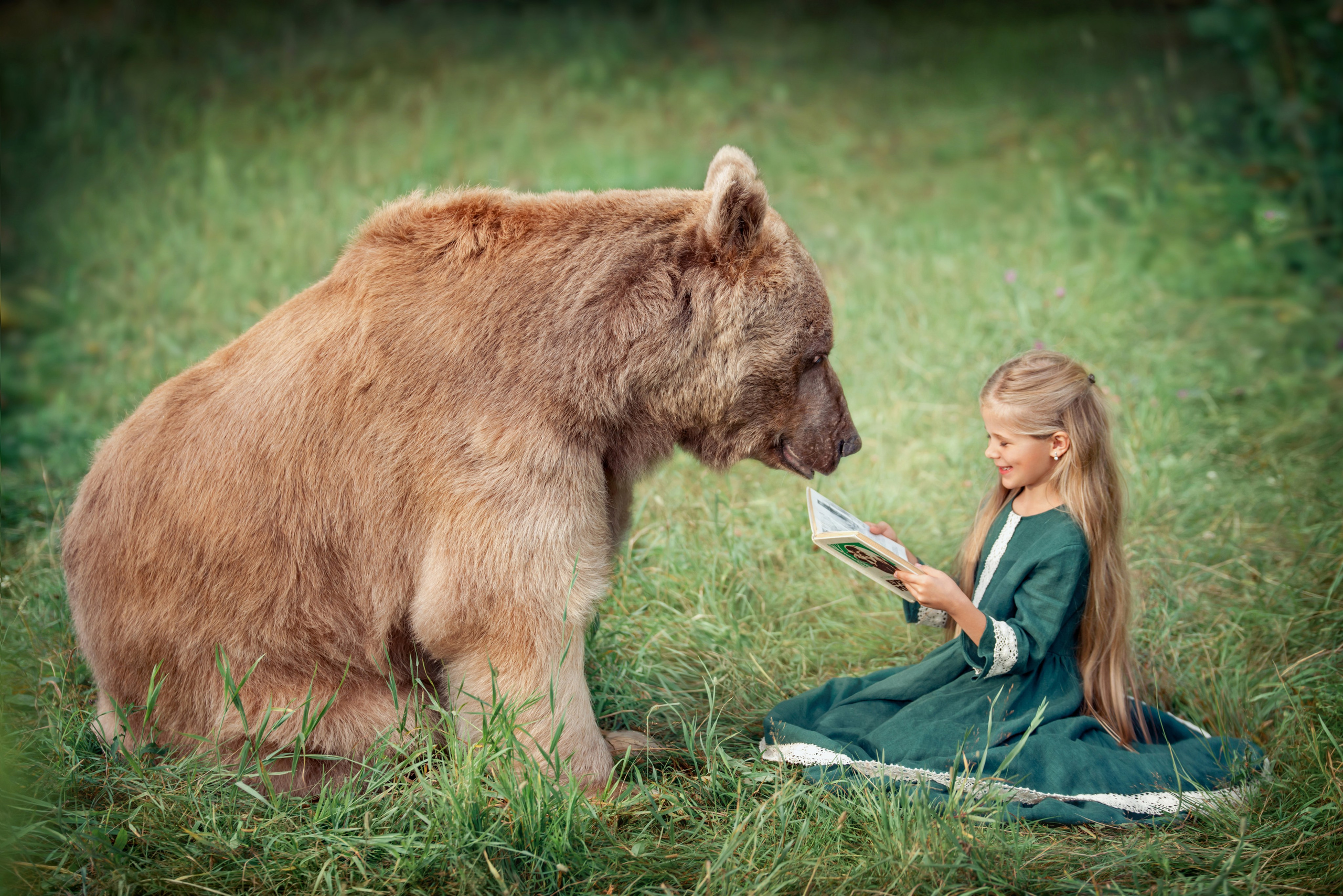 Девочка с медведем