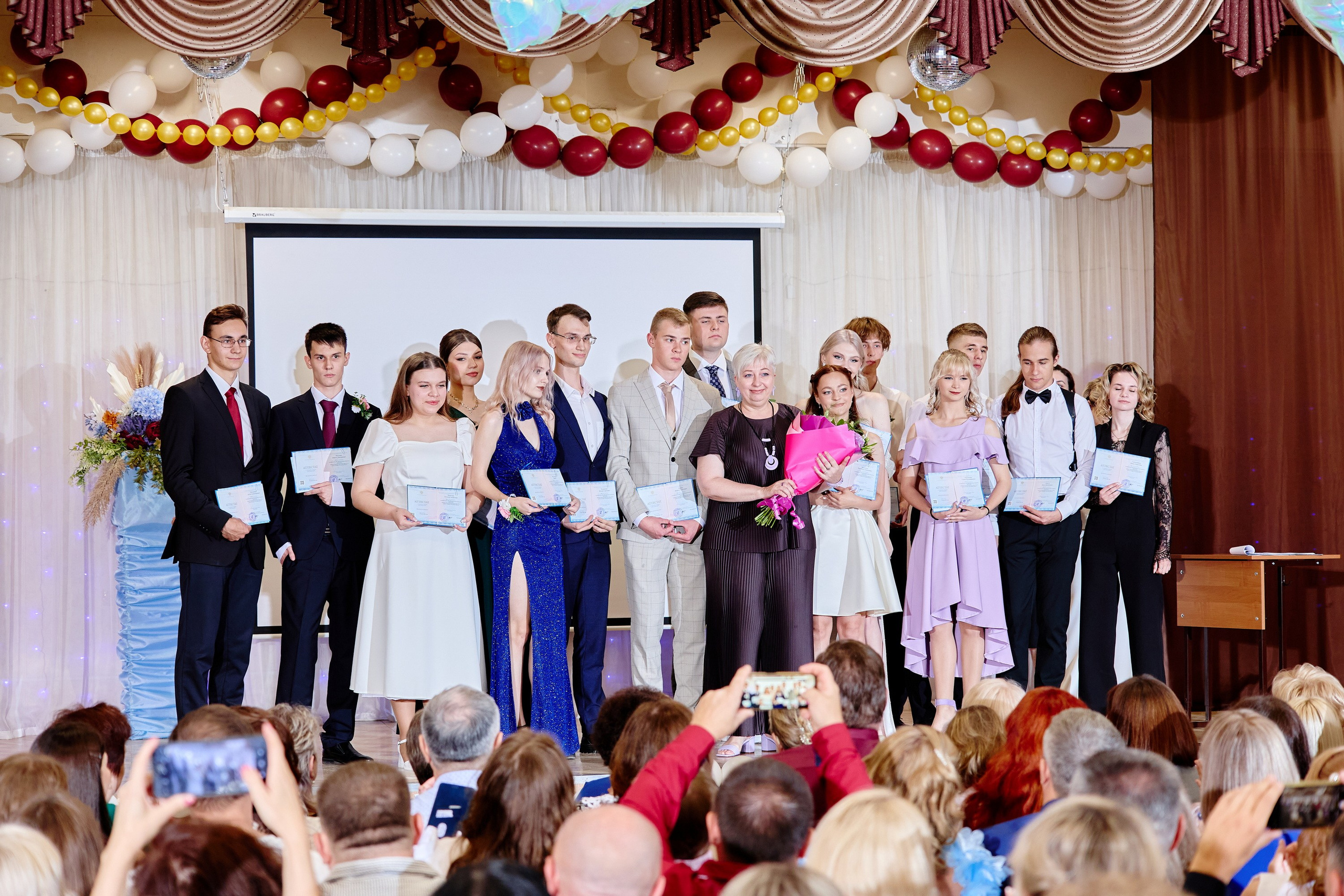 Выпускной 35 Сош. Фотограф Выпускные альбомы Таганрог Сергей Коробченко