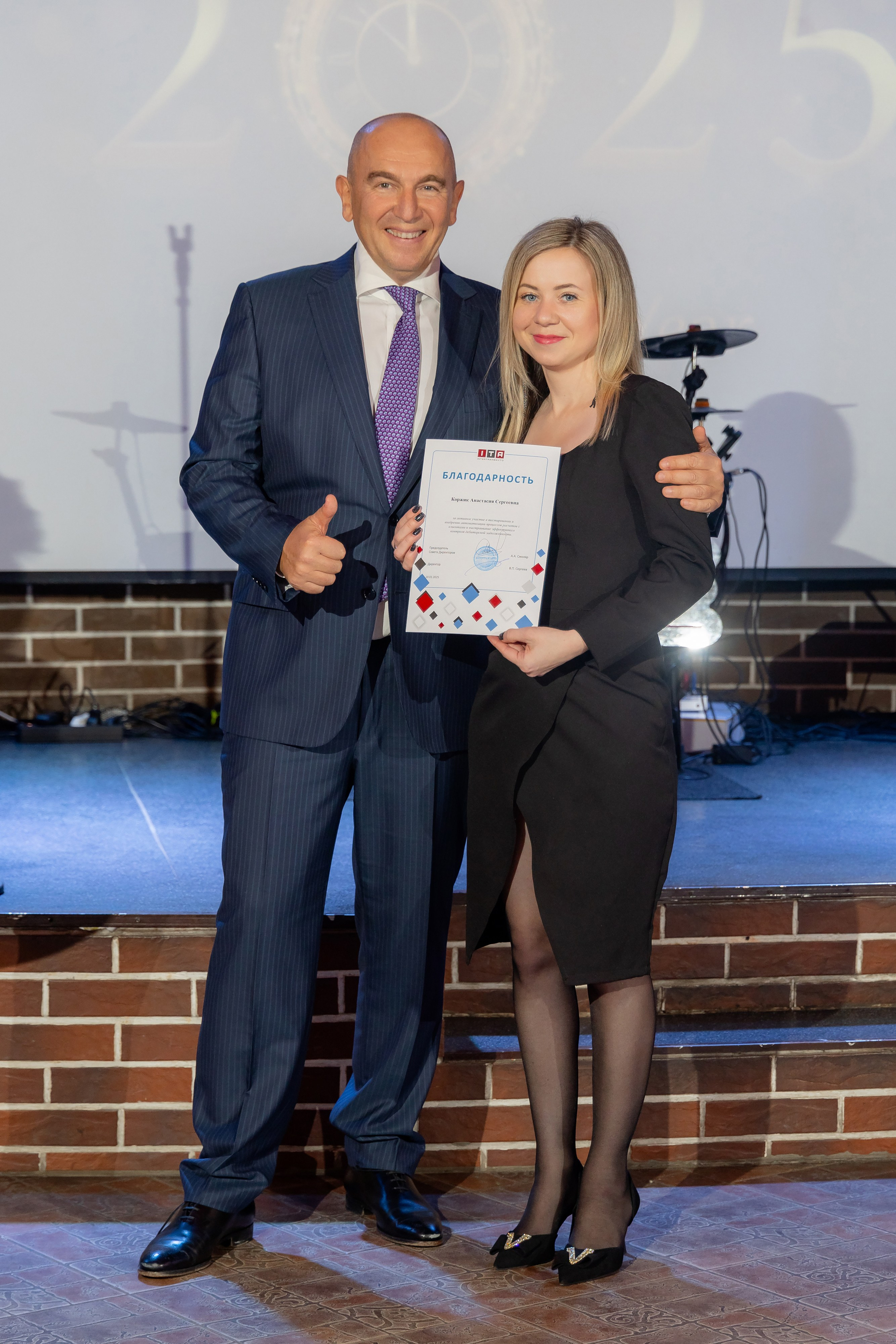 Корпоративная новогодняя съемка для логистической компании ИТА. Свадебный фотограф в Минске/Беларуси Сергей Спиридонов