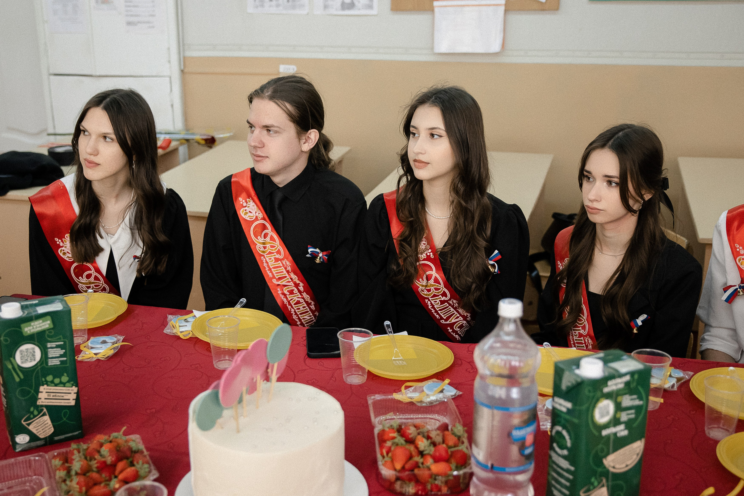 Последний звонок — линейка. Свадебный фотограф Роман Еремеев