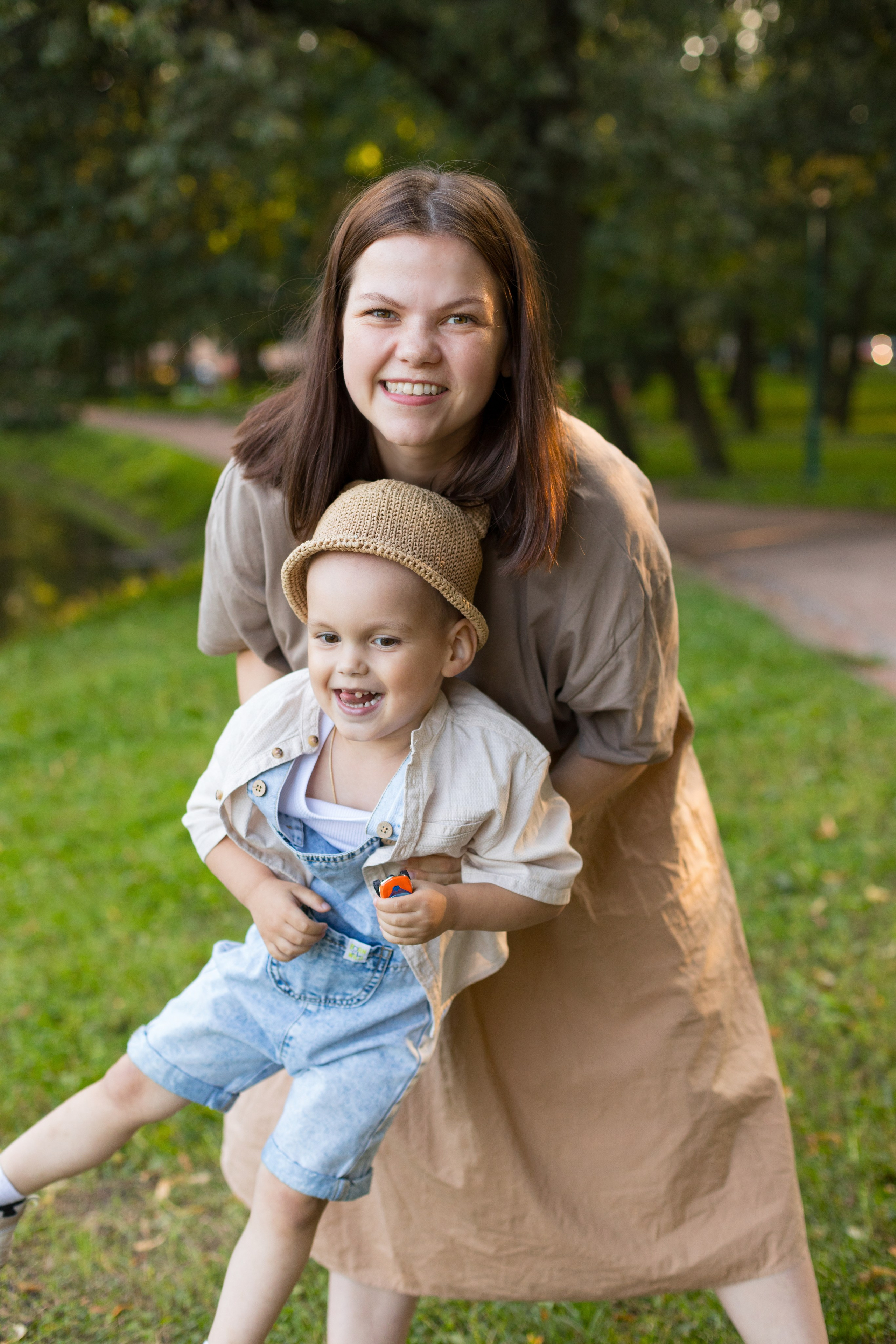 Летняя семейная фотопрогулка в Таврическом саду. Детский и контент фотограф Надя Волкова Санкт-Петербург
