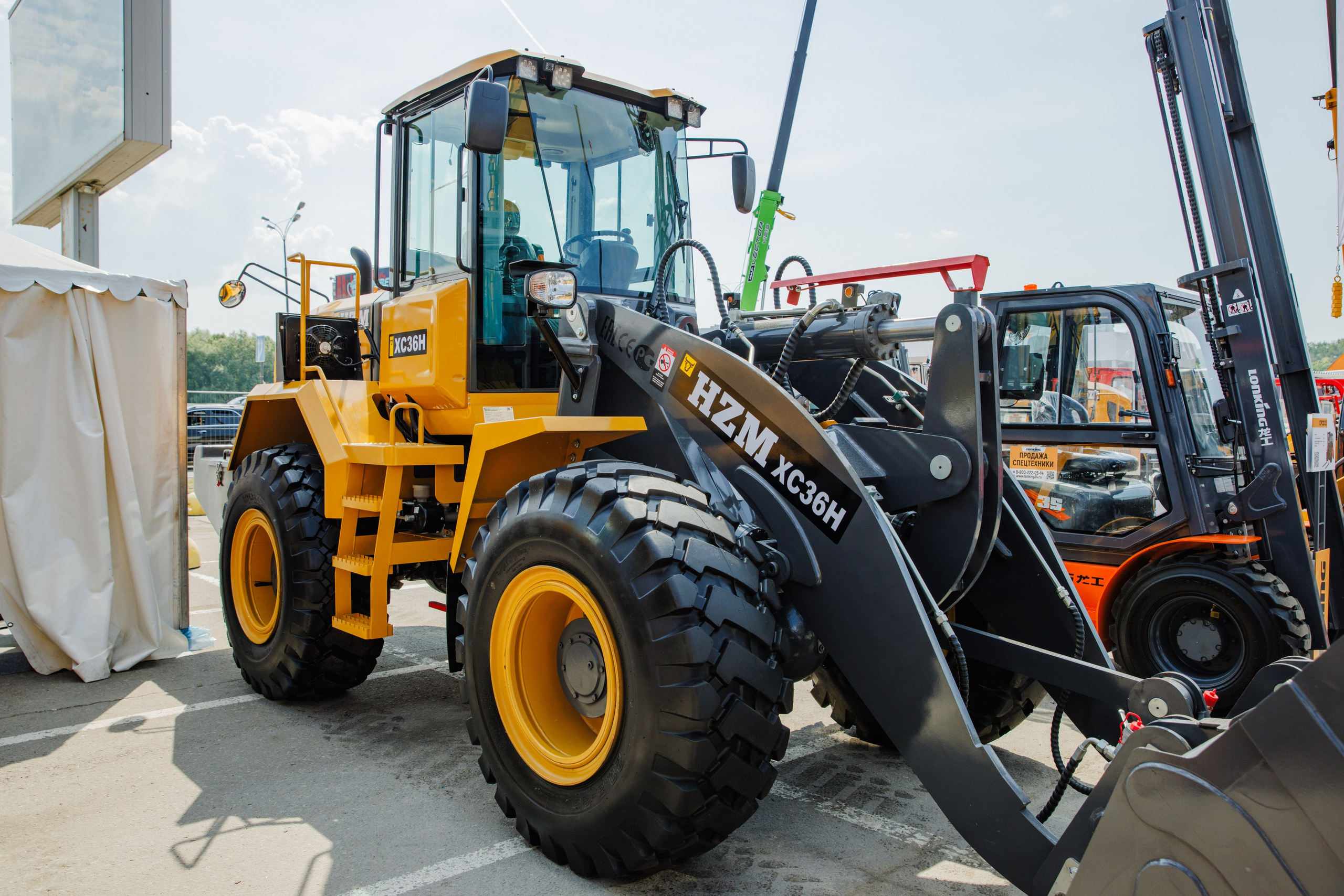 Выставка Спец. Техники. Фотограф Москва Шептаев Артём