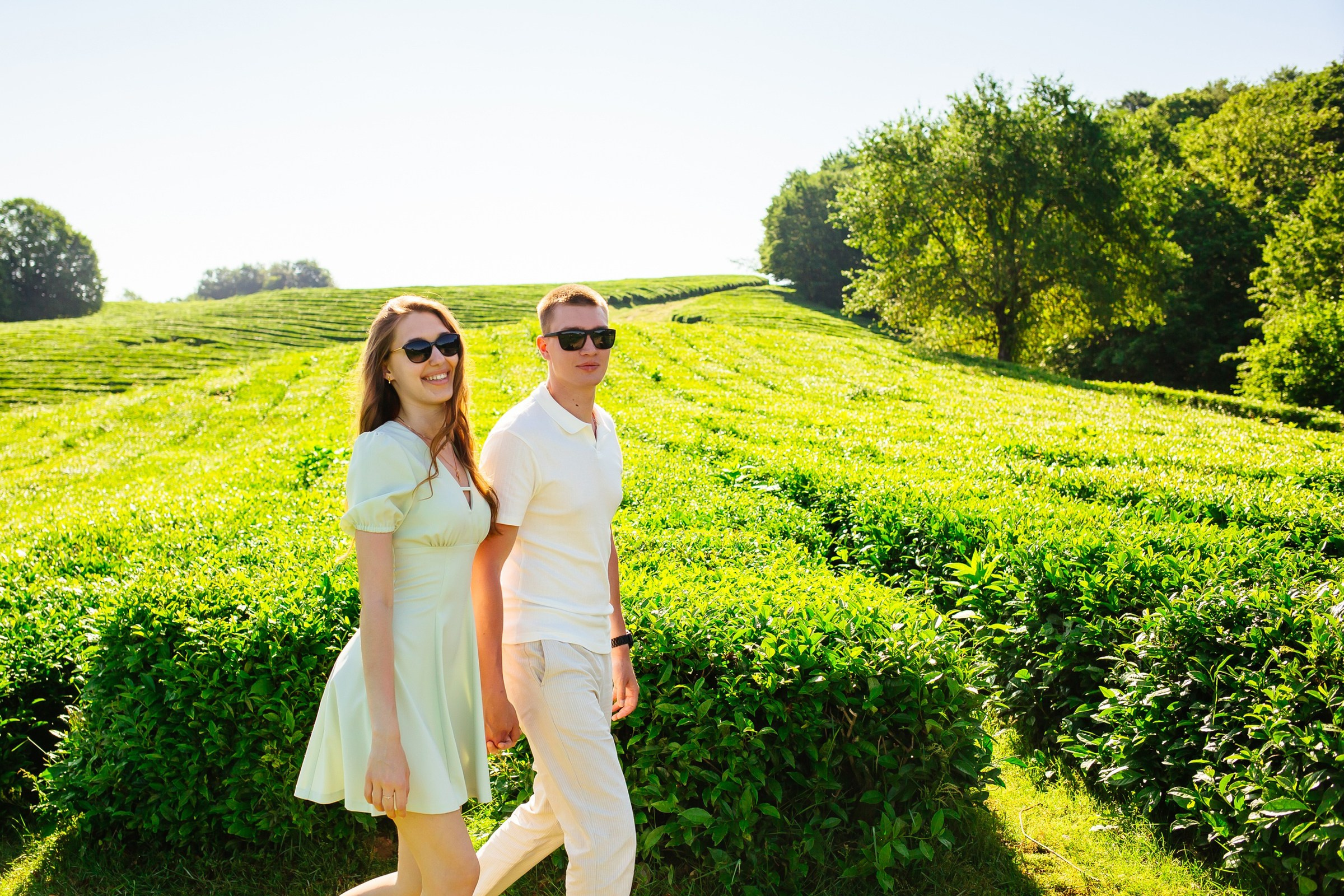 Лавстори фотосессия на чайных плантациях. Фотограф Сочи Адлер. Солькаева Анастасия