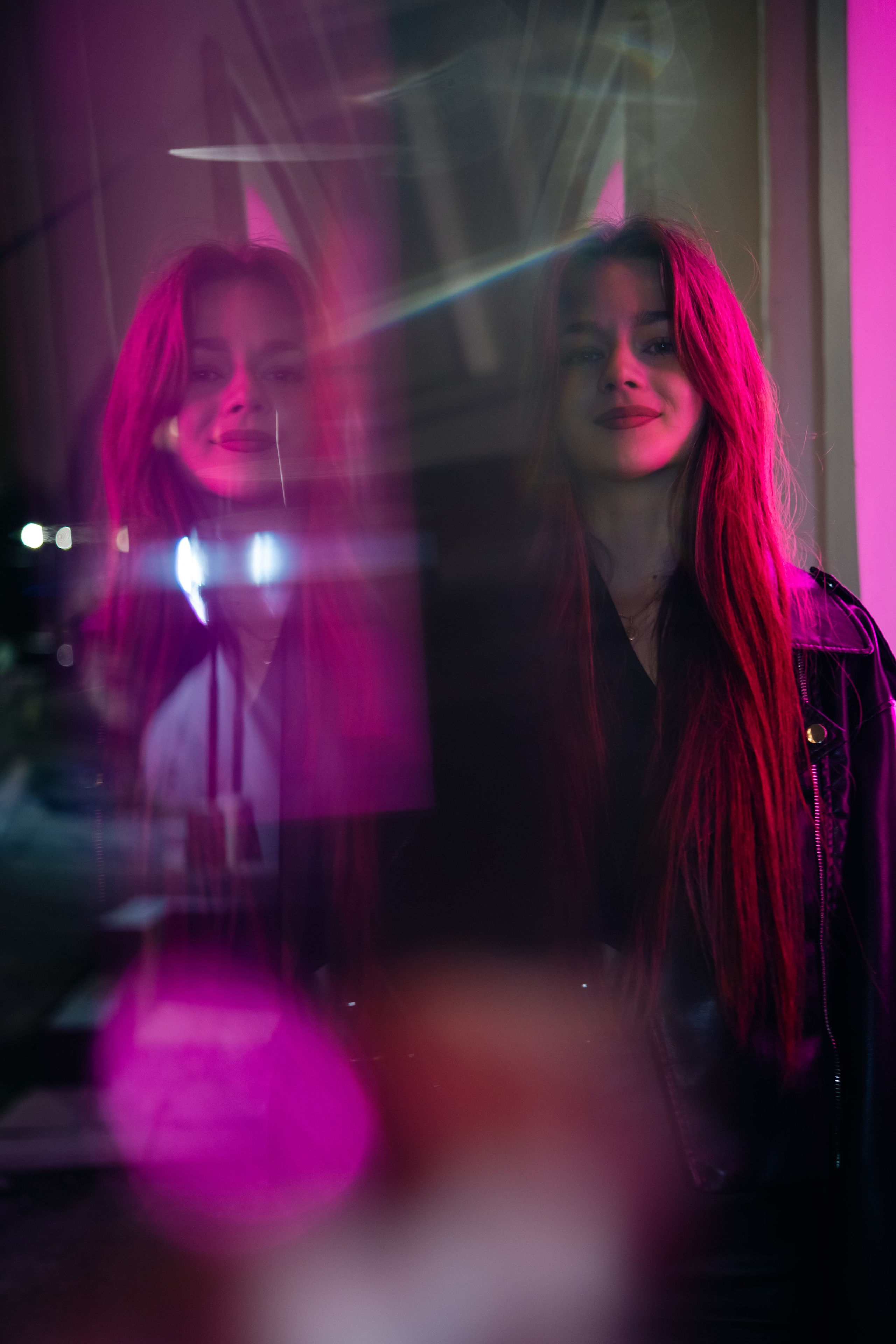 Наиля / Призмаграфичный сине-розовый неон. Felixtones