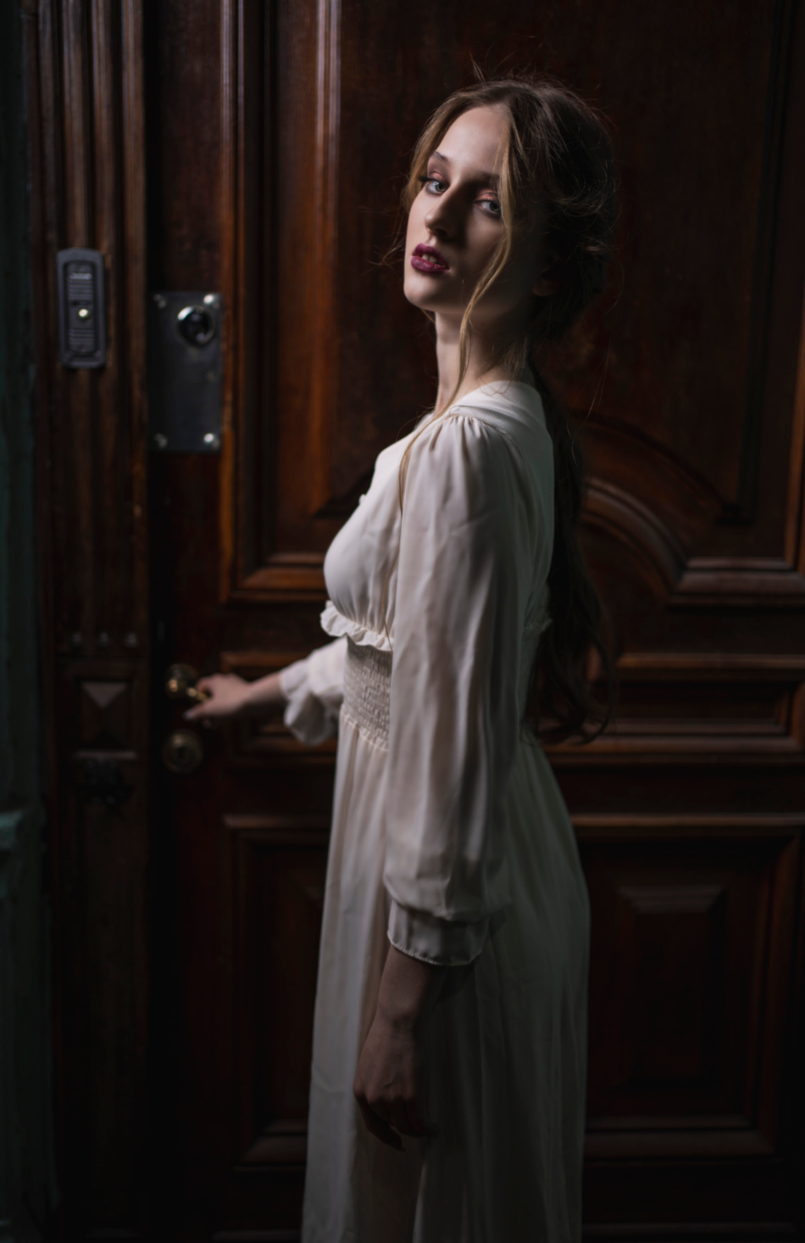 Маша и парадные. Фотограф Сергей Танков