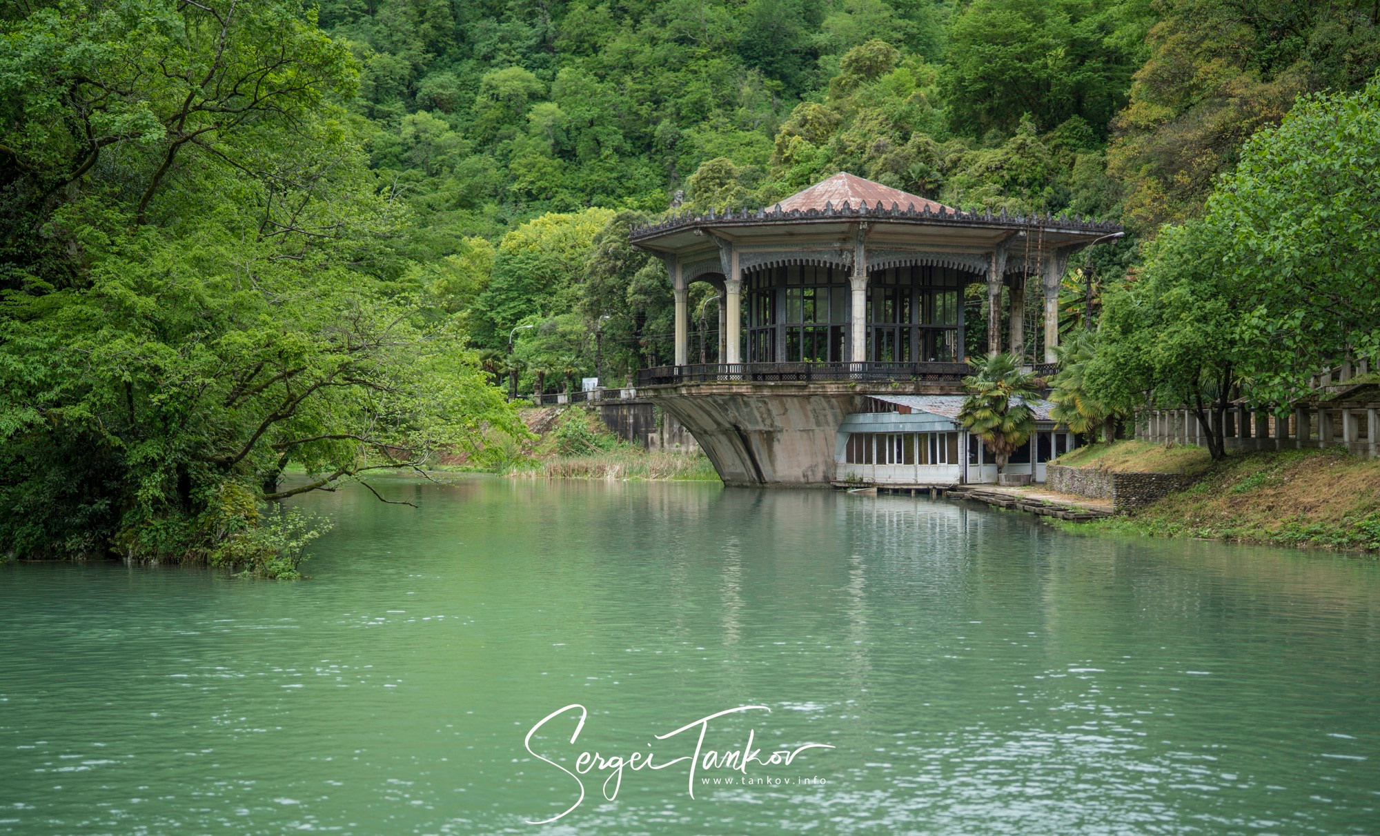 Абхазия (май 2019). Фотограф Сергей Танков